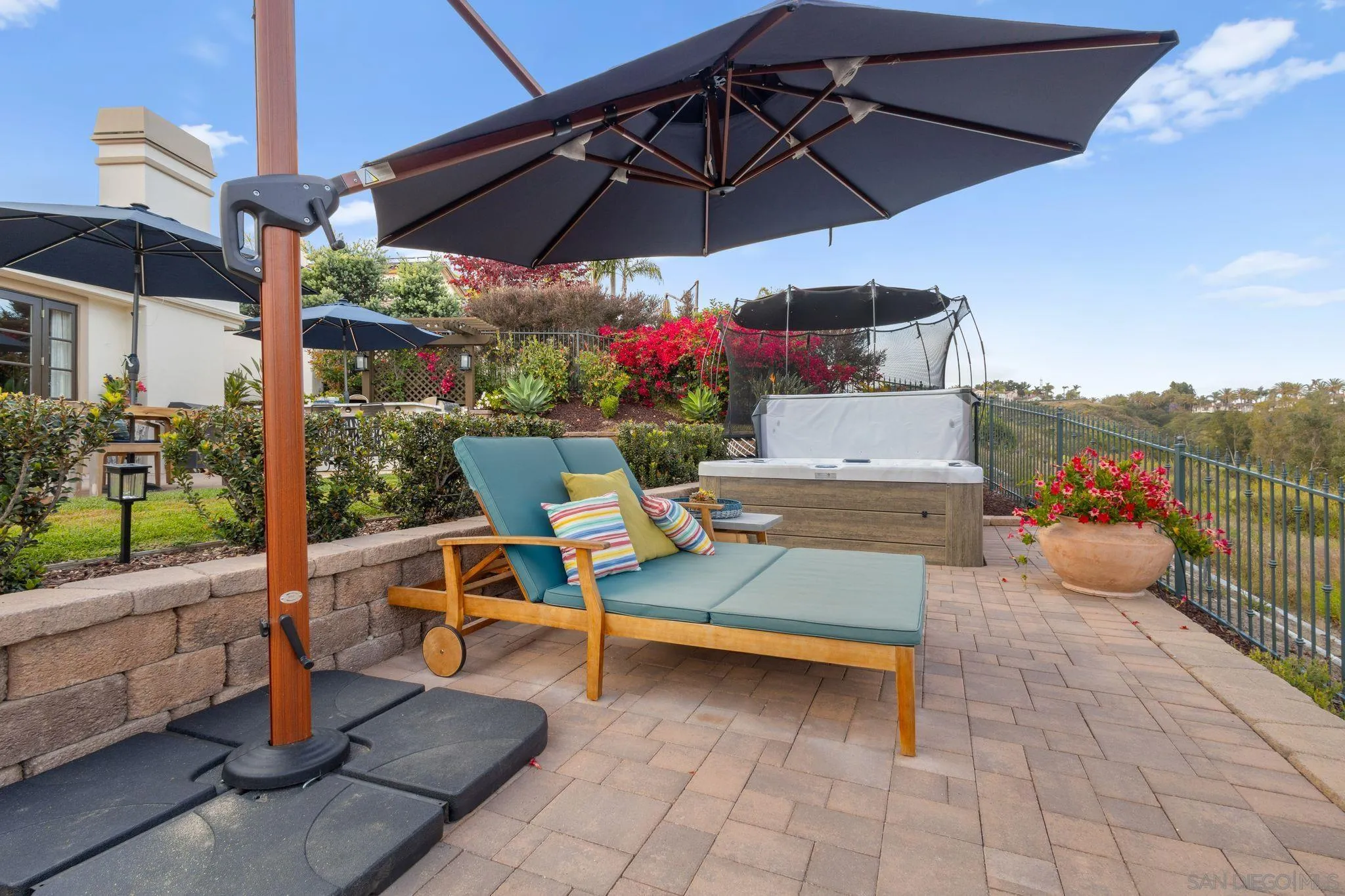Carlsbad, California, 92011, United States, 5 Bedrooms Bedrooms, ,5 BathroomsBathrooms,Residential,Pending,2045548