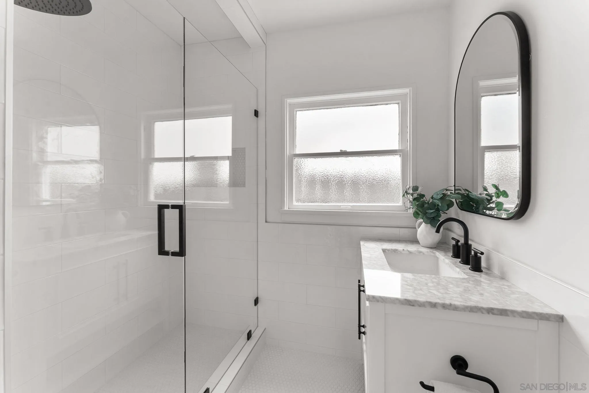 La Jolla, California, 92037, United States, 2 Bedrooms Bedrooms, ,1 BathroomBathrooms,Residential,Active,2012241