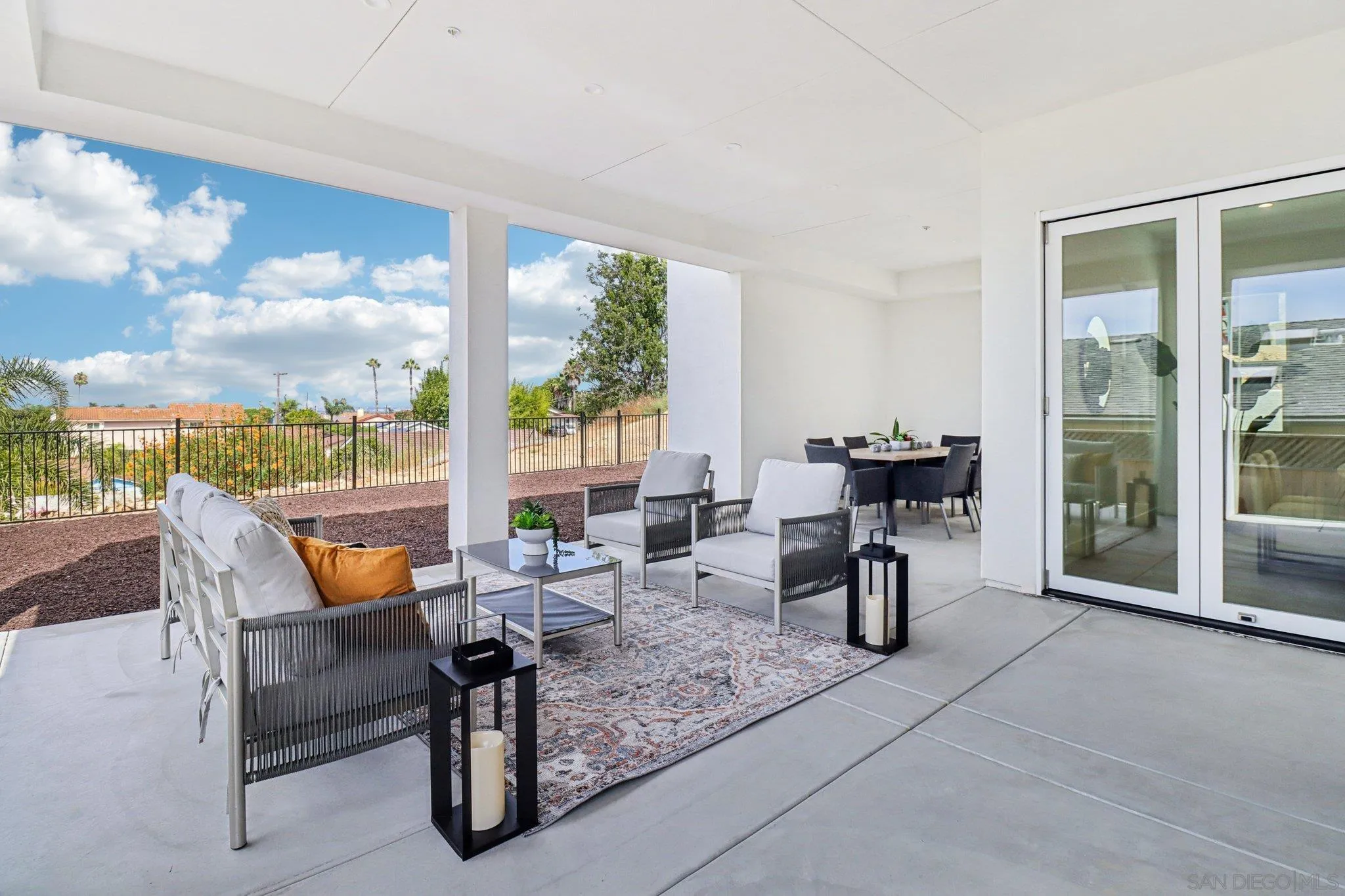 San Diego, California, 92110, United States, 4 Bedrooms Bedrooms, ,4 BathroomsBathrooms,Residential,Active,1922508