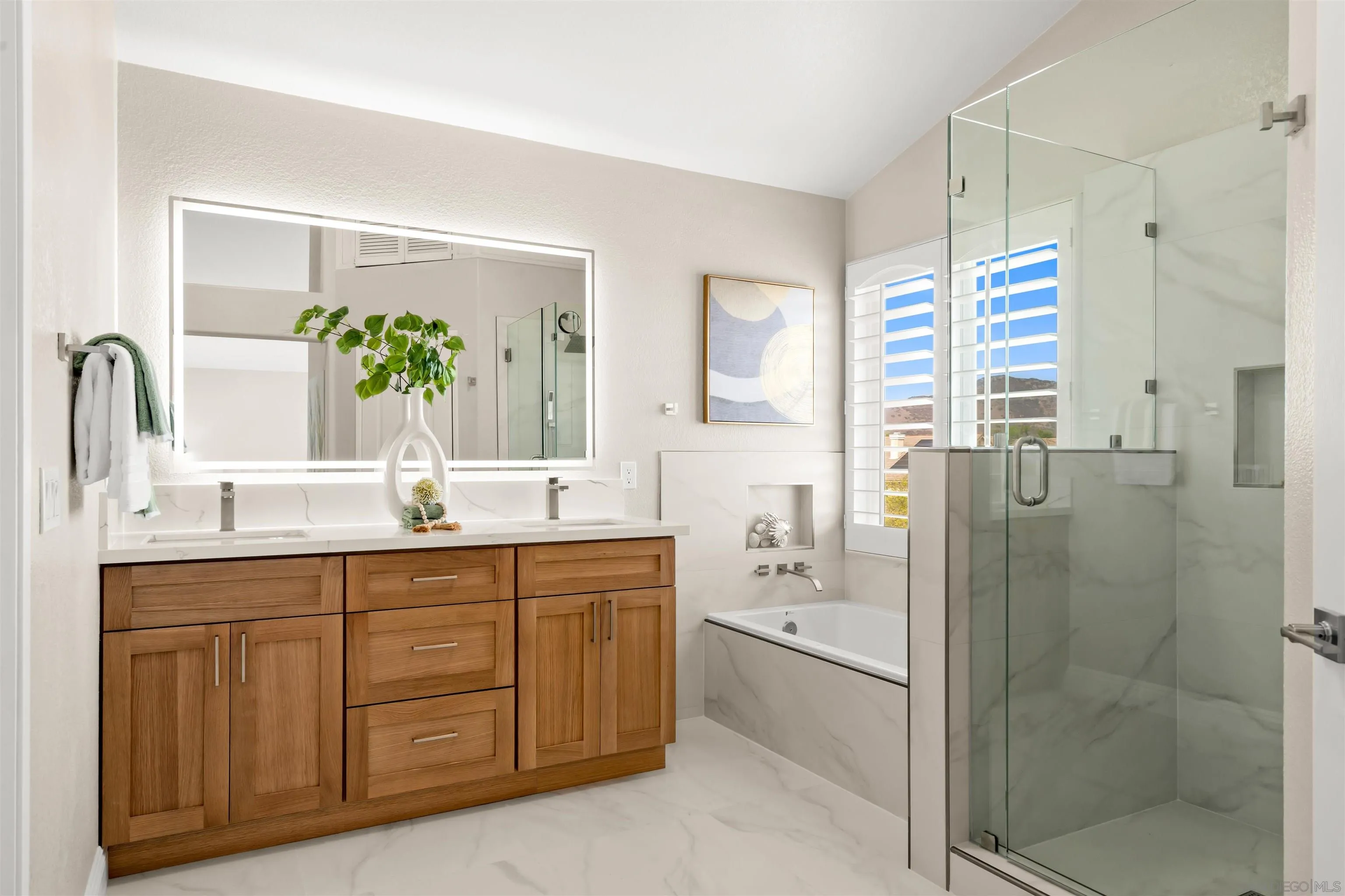 San Diego, California, 92128, United States, 3 Bedrooms Bedrooms, ,3 BathroomsBathrooms,Residential,Active,1945480