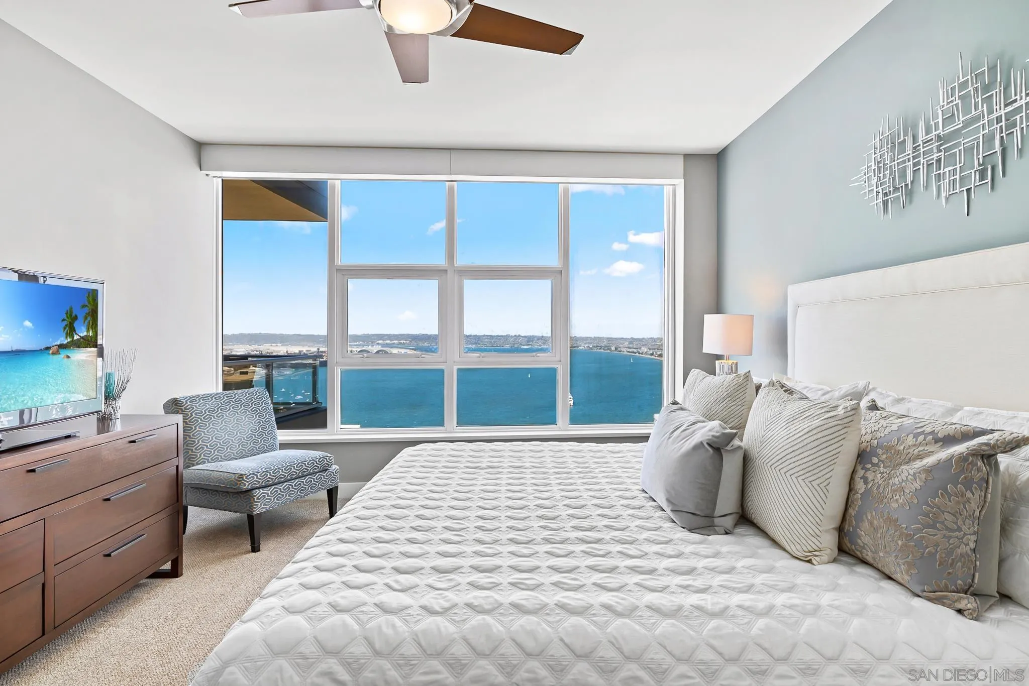 San Diego, California, 92101, United States, 2 Bedrooms Bedrooms, ,3 BathroomsBathrooms,Residential,Active,1995280