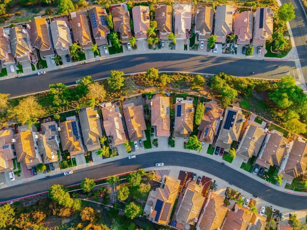 Escondido, California, 92026, United States, 5 Bedrooms Bedrooms, ,3 BathroomsBathrooms,Residential,Active,1970987