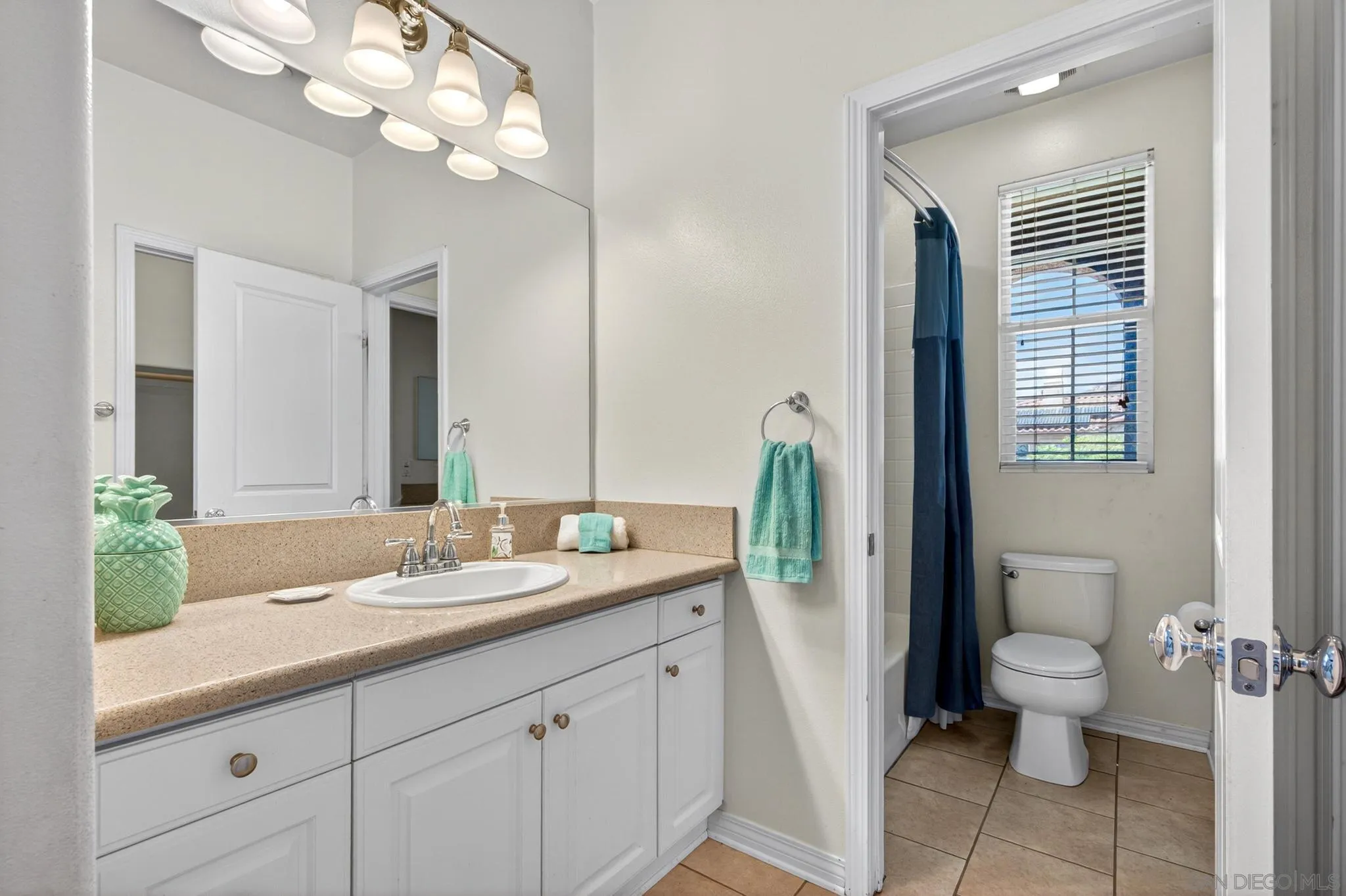San Diego, California, 92127, United States, 4 Bedrooms Bedrooms, ,4 BathroomsBathrooms,Residential,Active,2045024