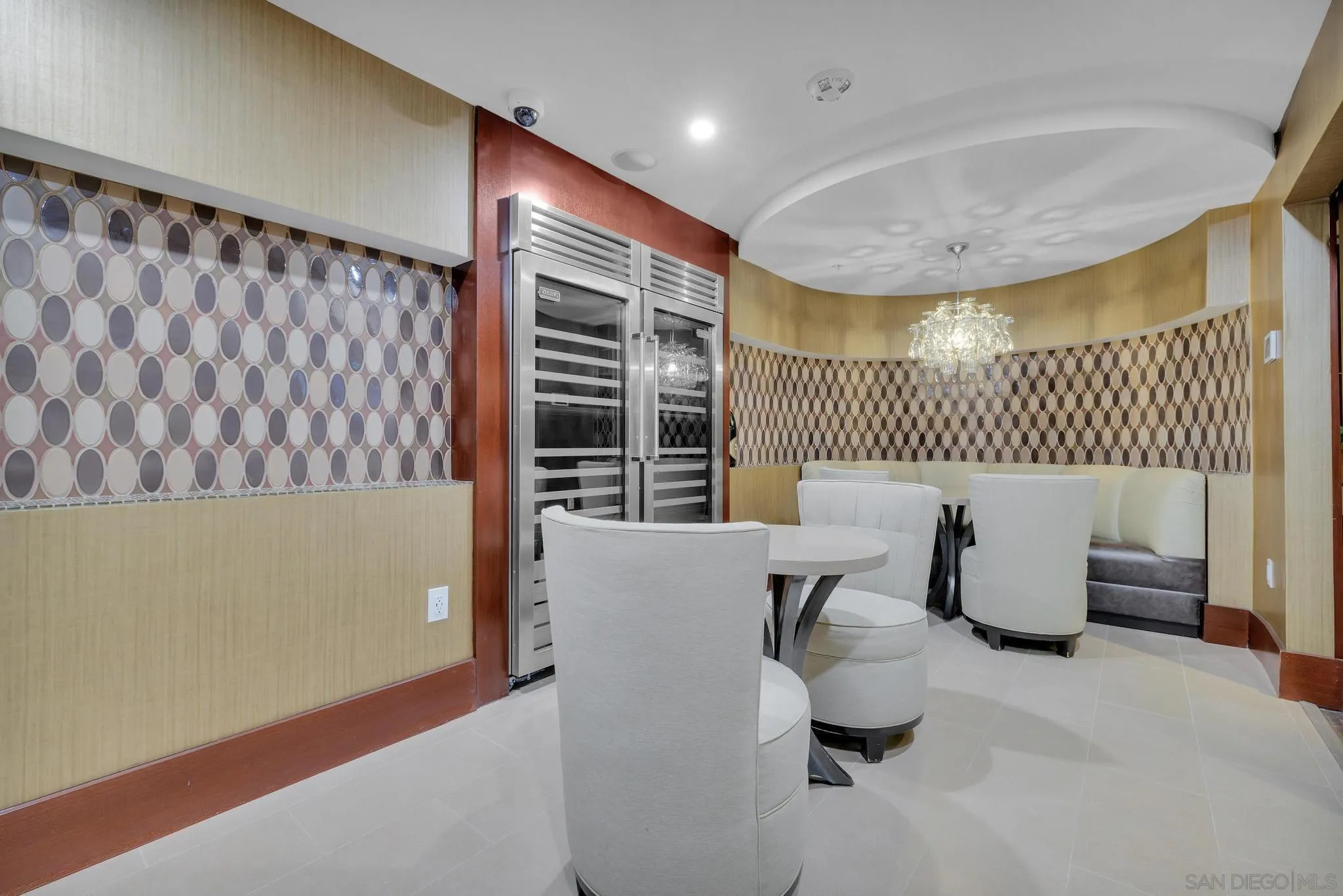 San Diego, California, 92101, United States, 2 Bedrooms Bedrooms, ,3 BathroomsBathrooms,Residential,Active,1995280