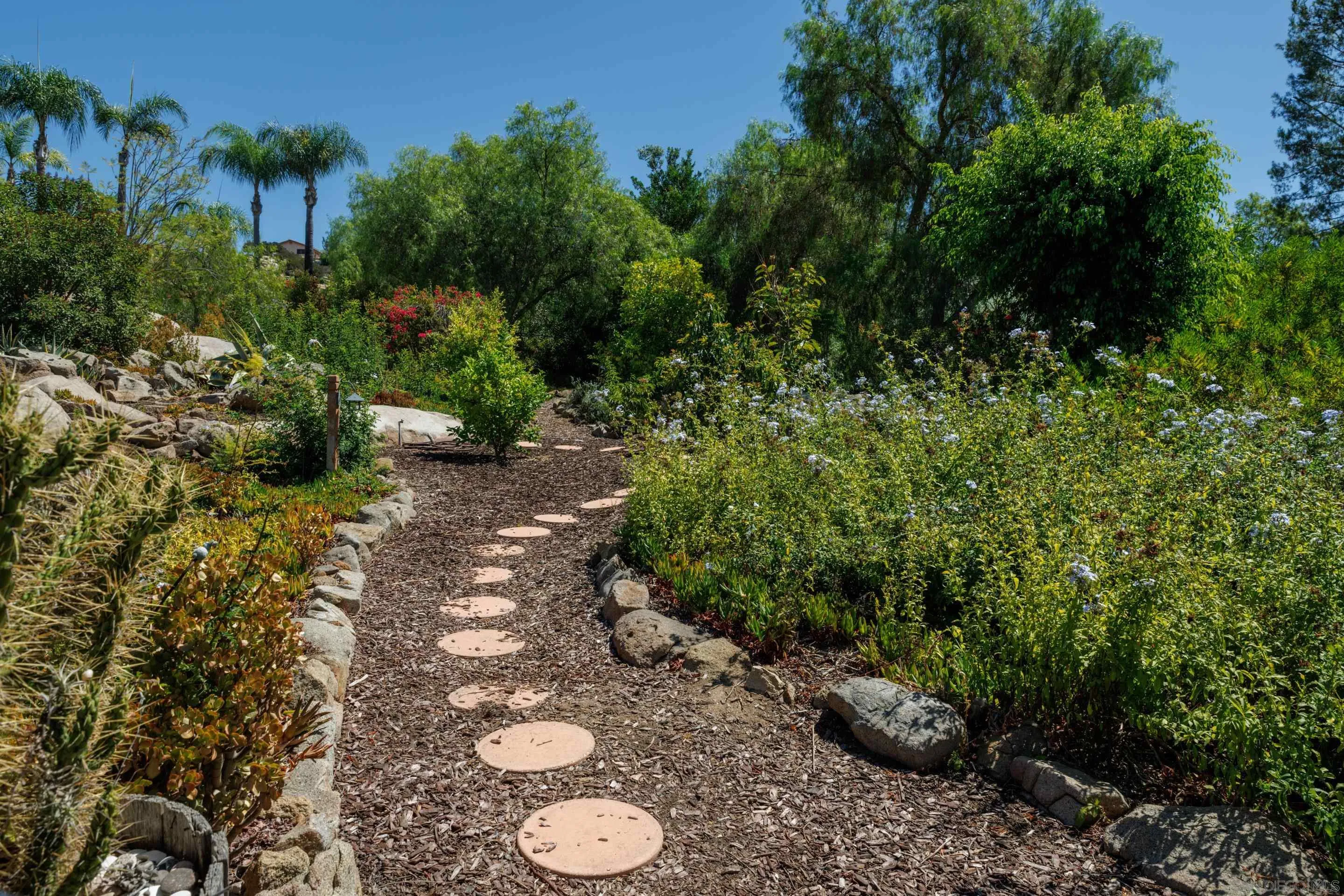 Poway, California, 92064, United States, 4 Bedrooms Bedrooms, ,4 BathroomsBathrooms,Residential,Active,1943826
