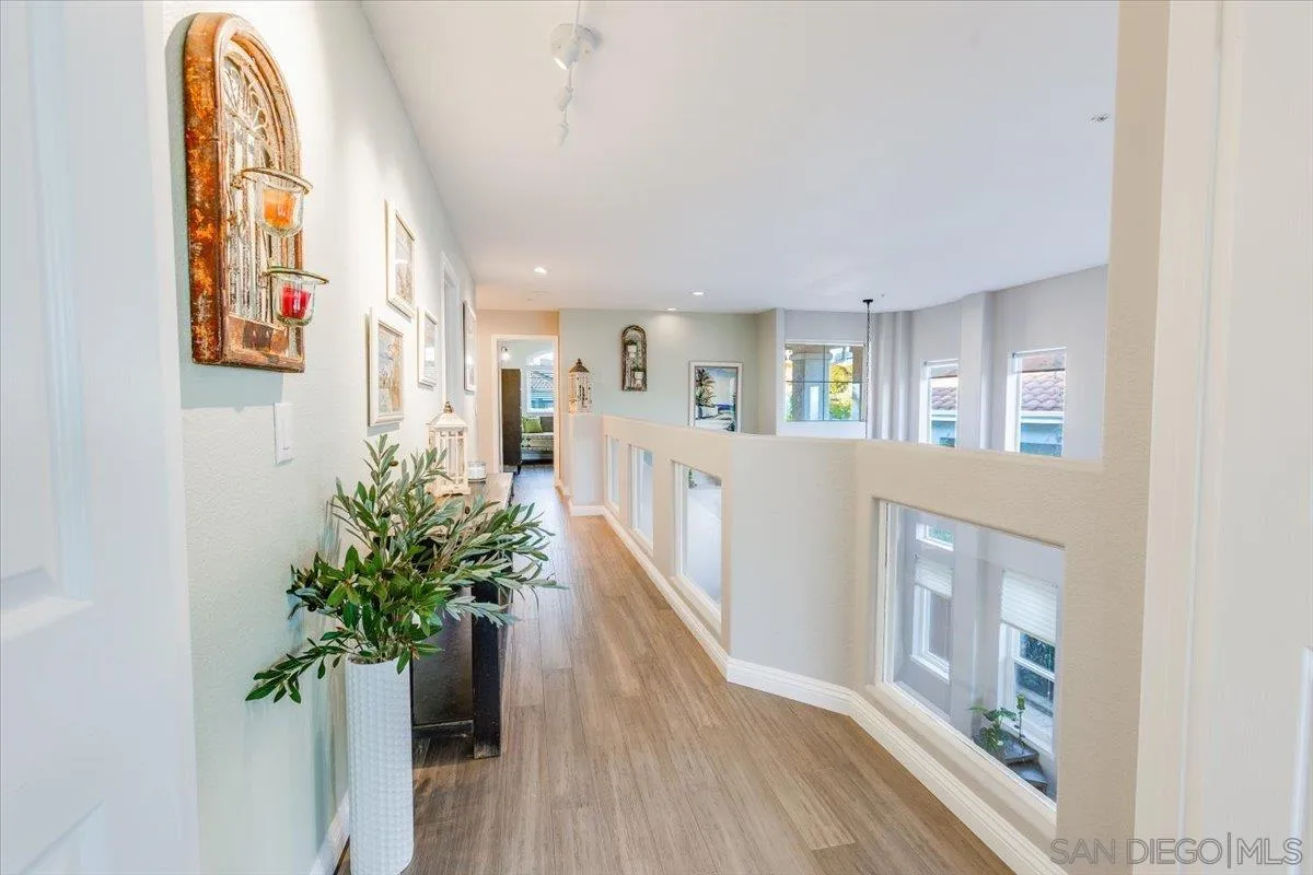 Escondido, California, 92026, United States, 5 Bedrooms Bedrooms, ,3 BathroomsBathrooms,Residential,Active,1970987