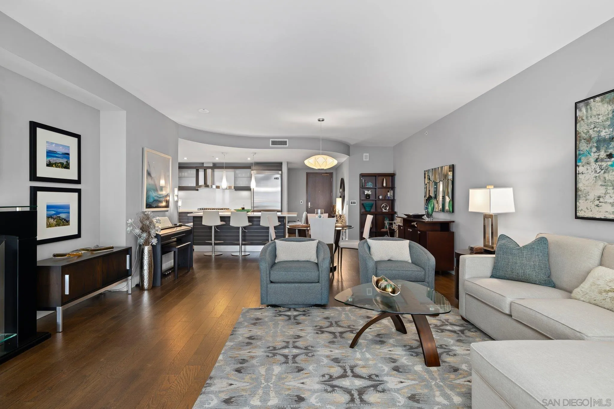 San Diego, California, 92101, United States, 2 Bedrooms Bedrooms, ,3 BathroomsBathrooms,Residential,Active,1995280