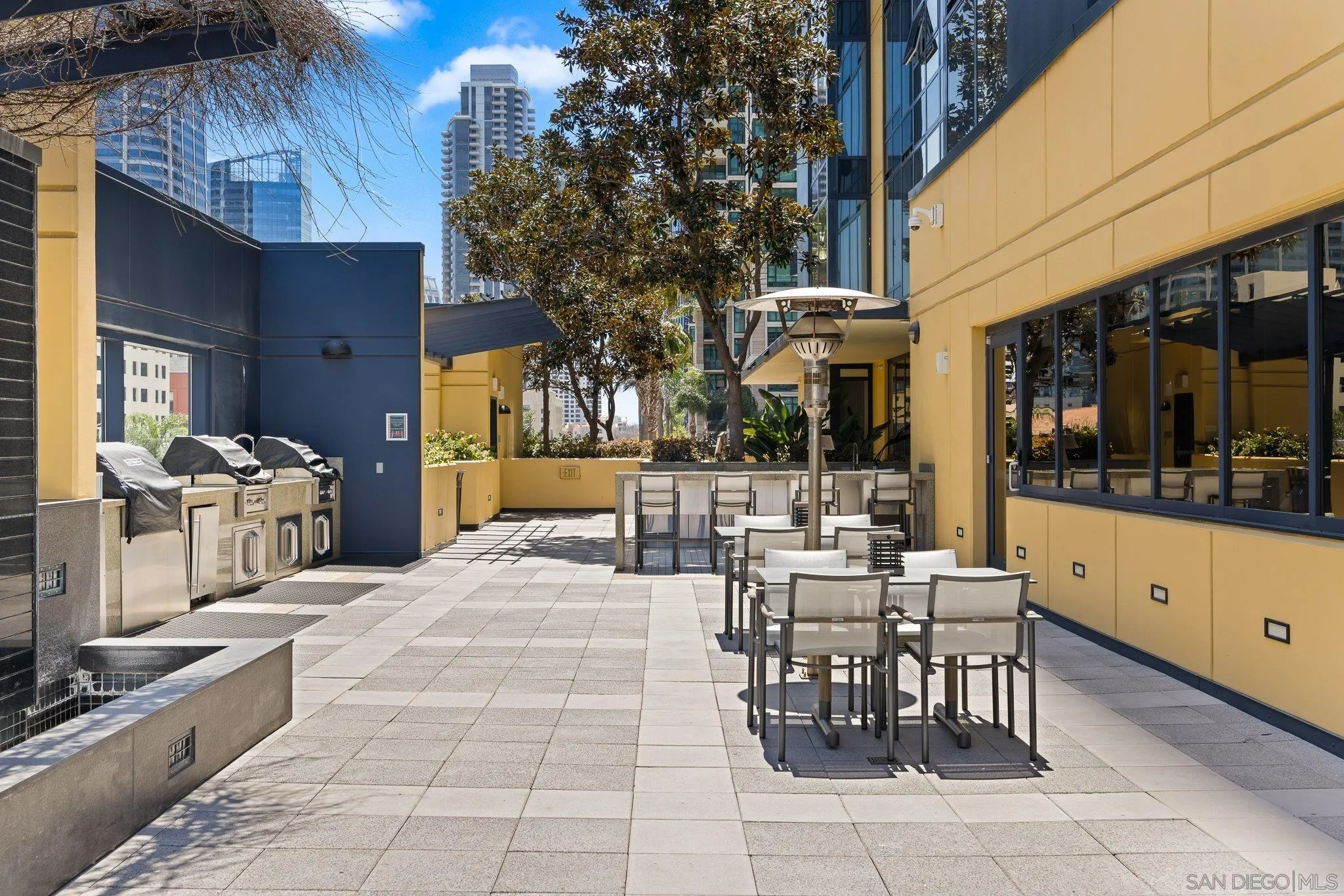 San Diego, California, 92101, United States, 2 Bedrooms Bedrooms, ,3 BathroomsBathrooms,Residential,Active,2032885