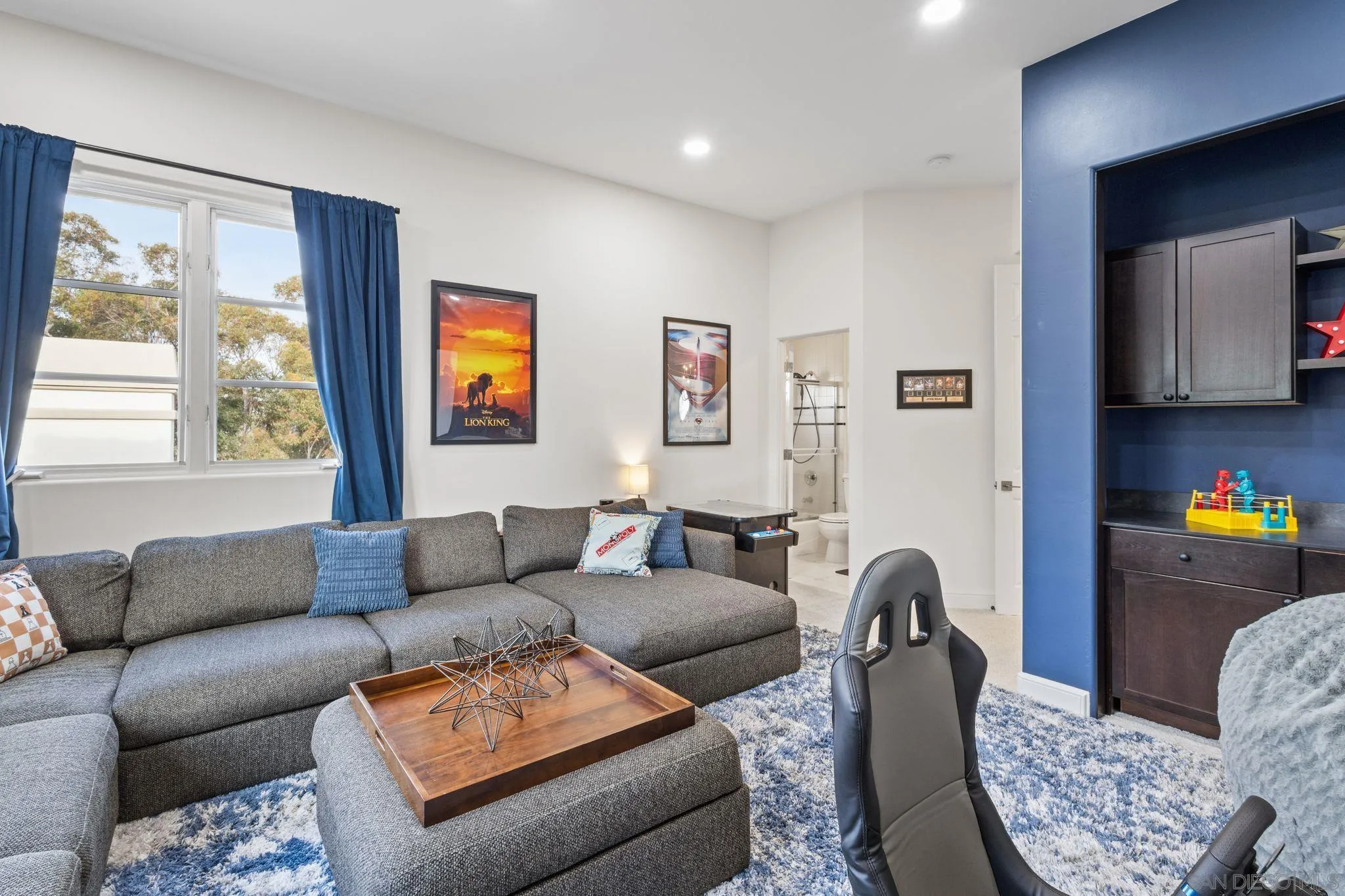 Carlsbad, California, 92011, United States, 5 Bedrooms Bedrooms, ,5 BathroomsBathrooms,Residential,Pending,2045548