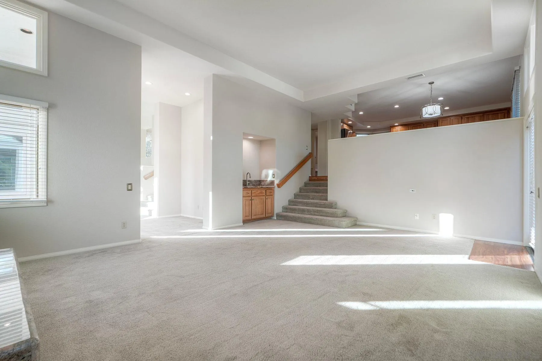 Escondido, California, 92029, United States, 4 Bedrooms Bedrooms, ,4 BathroomsBathrooms,Residential,Active,1995277