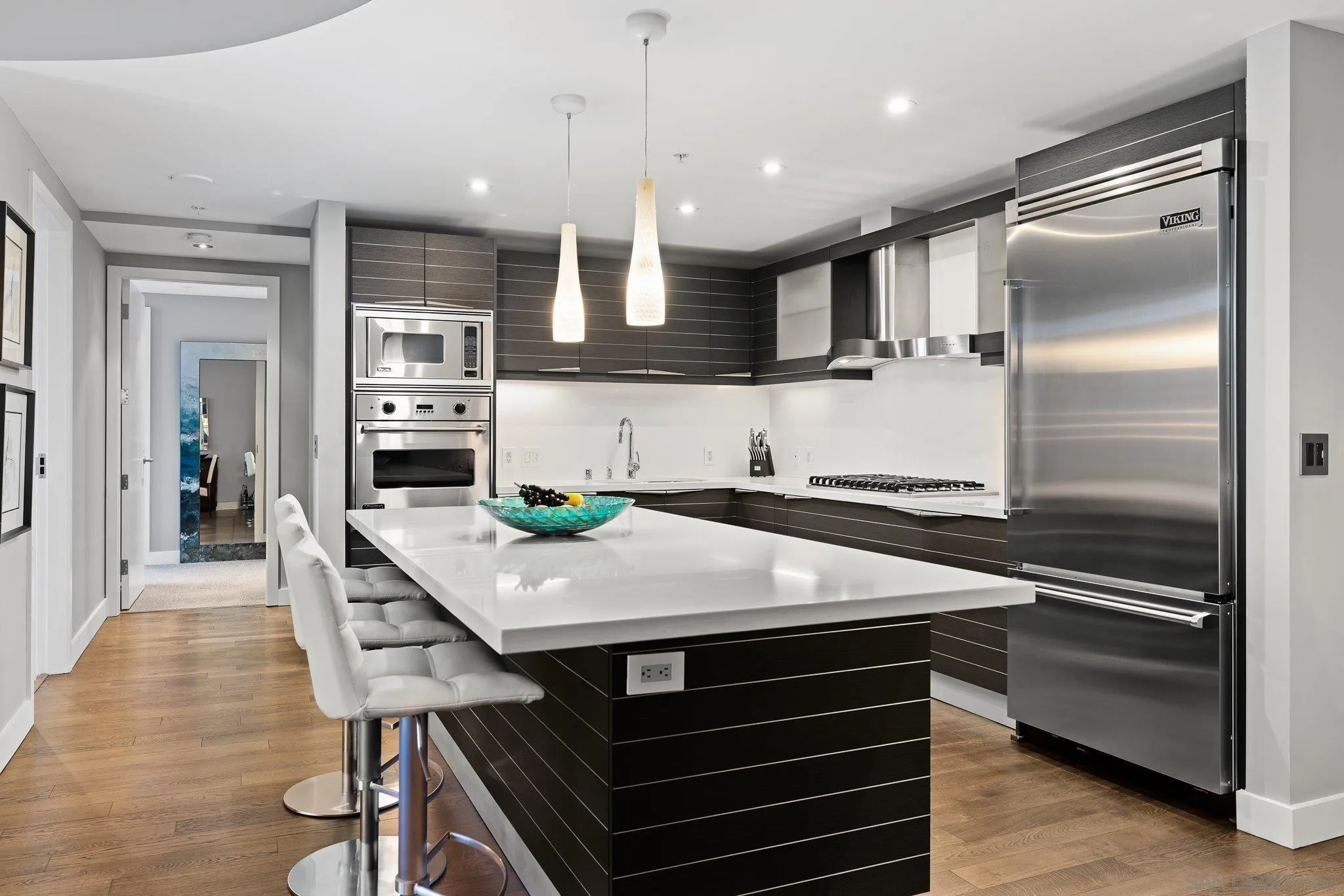 San Diego, California, 92101, United States, 2 Bedrooms Bedrooms, ,3 BathroomsBathrooms,Residential,Active,2032885
