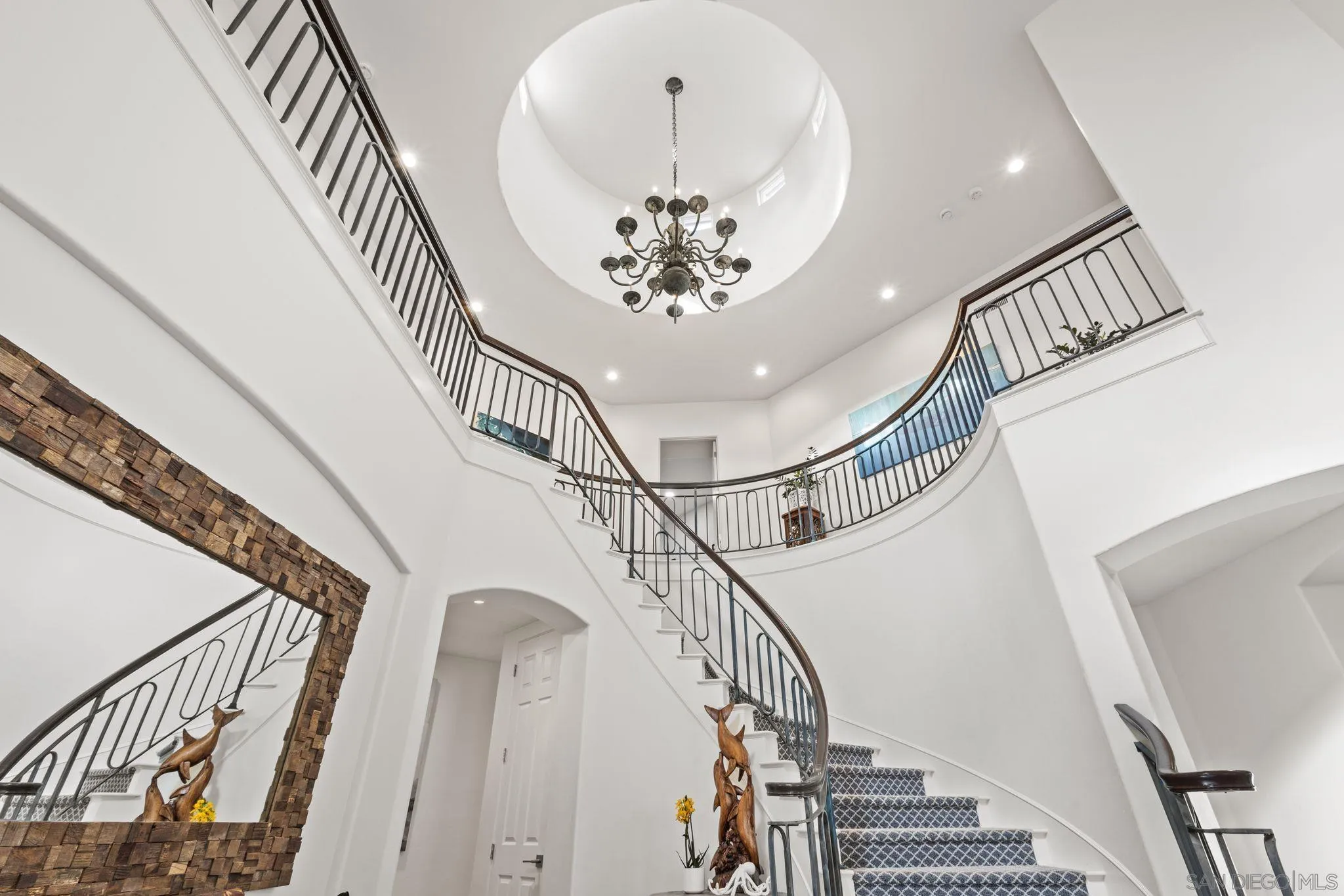 Carlsbad, California, 92011, United States, 5 Bedrooms Bedrooms, ,5 BathroomsBathrooms,Residential,Pending,2045548