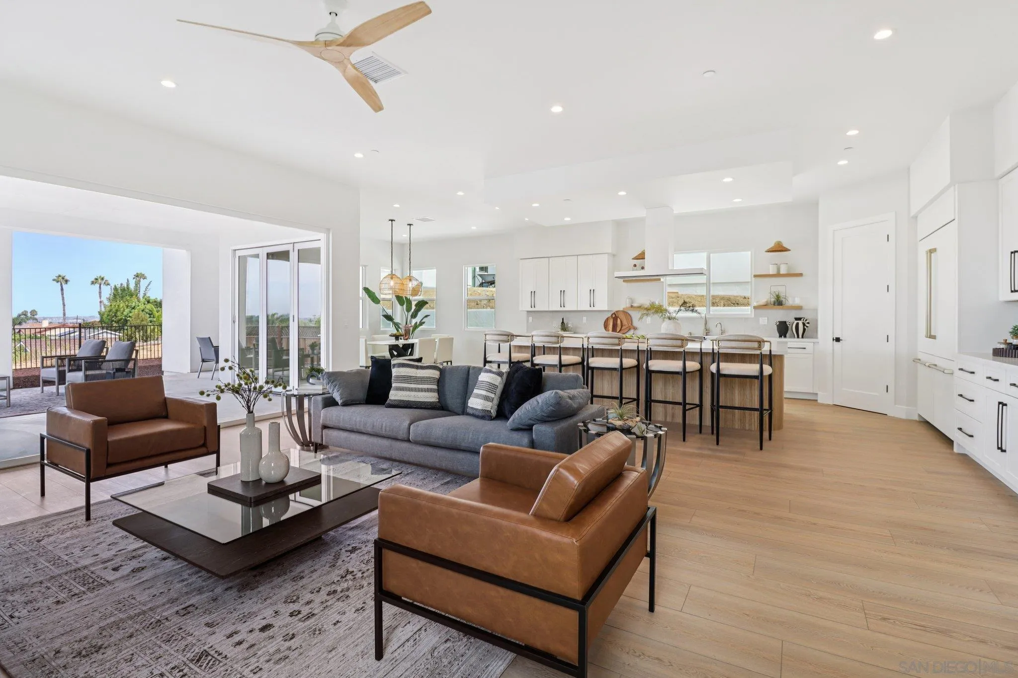 San Diego, California, 92110, United States, 4 Bedrooms Bedrooms, ,4 BathroomsBathrooms,Residential,Active,1967296