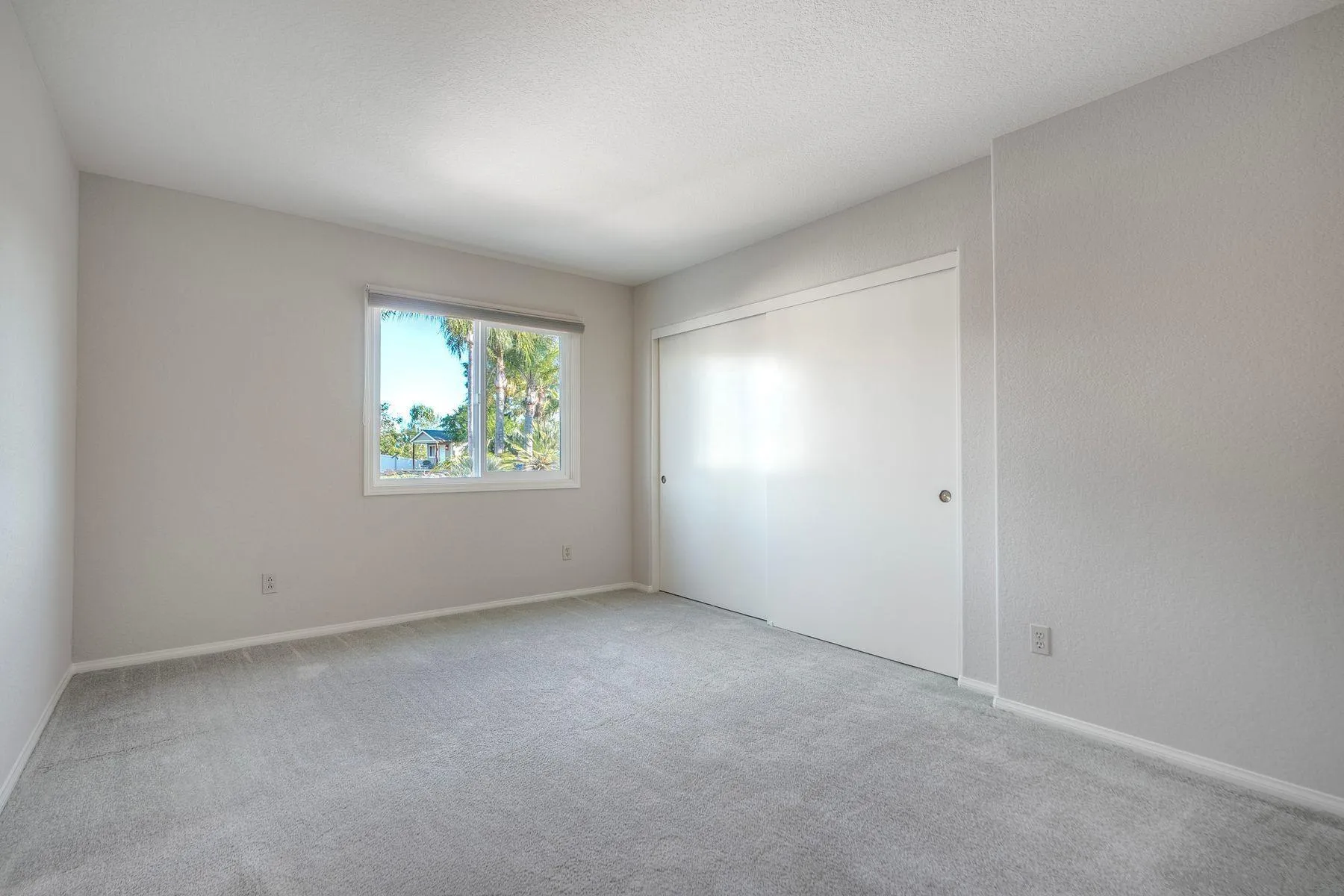 Escondido, California, 92029, United States, 4 Bedrooms Bedrooms, ,4 BathroomsBathrooms,Residential,Active,1995277