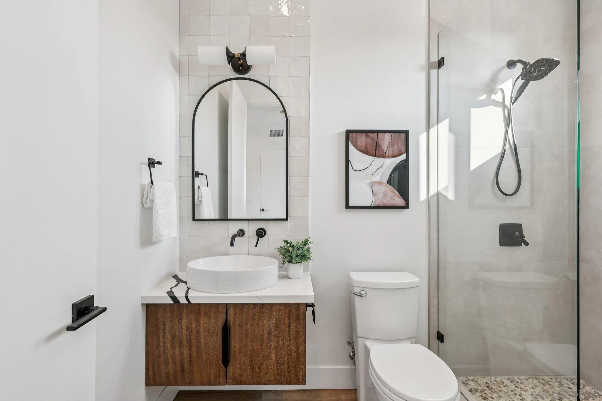 San Diego, California, 92110, United States, 4 Bedrooms Bedrooms, ,4 BathroomsBathrooms,Residential,Active,2007325