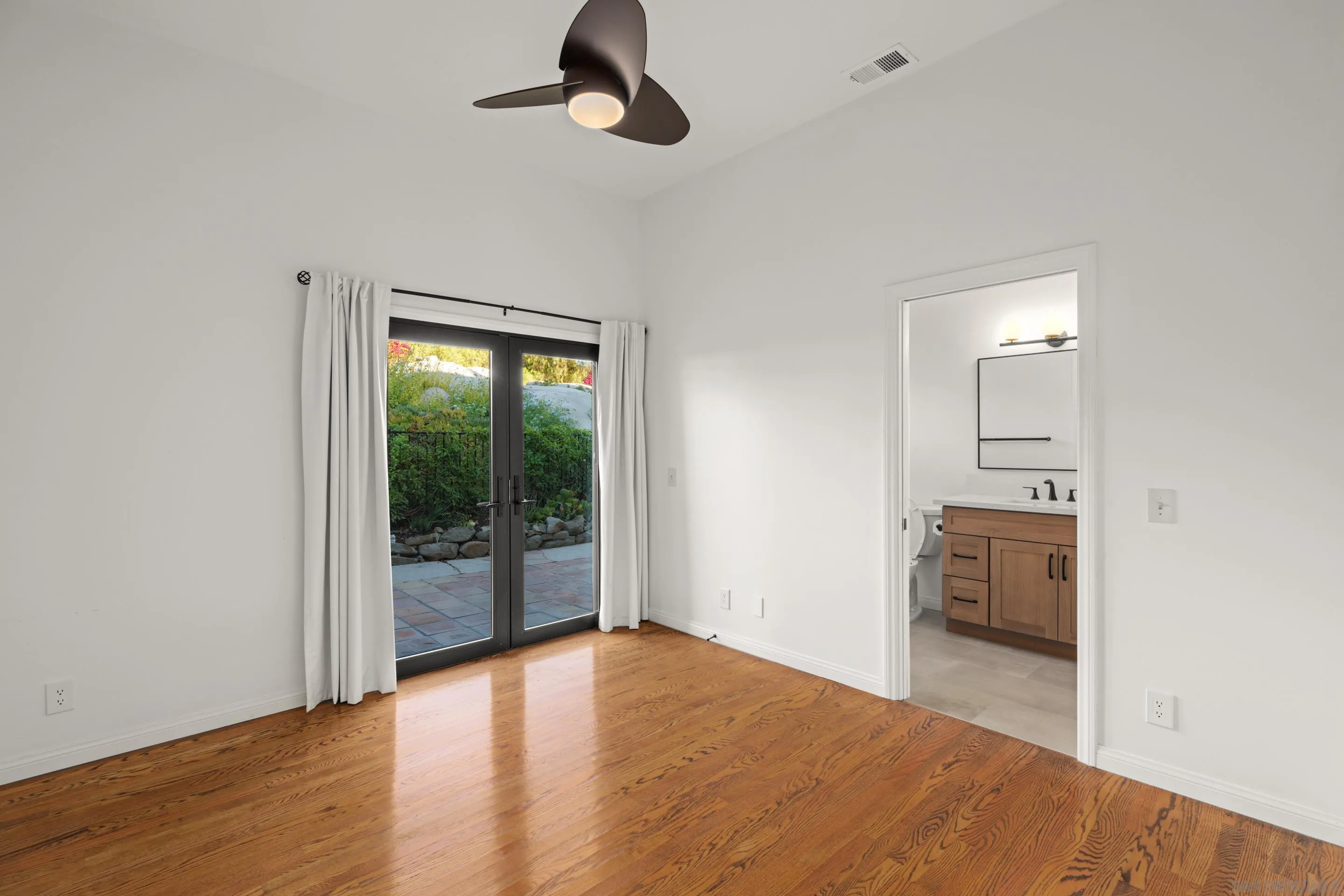 Poway, California, 92064, United States, 4 Bedrooms Bedrooms, ,4 BathroomsBathrooms,Residential,Active,1943826