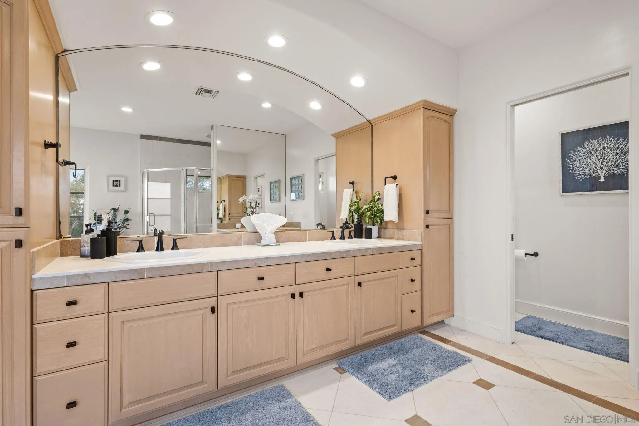 Carlsbad, California, 92011, United States, 5 Bedrooms Bedrooms, ,5 BathroomsBathrooms,Residential,Pending,2045548
