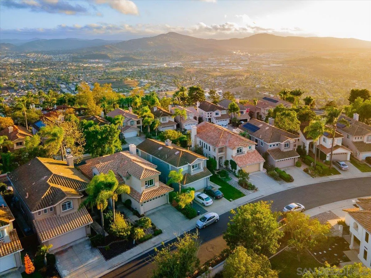 Escondido, California, 92026, United States, 5 Bedrooms Bedrooms, ,3 BathroomsBathrooms,Residential,Active,1970987