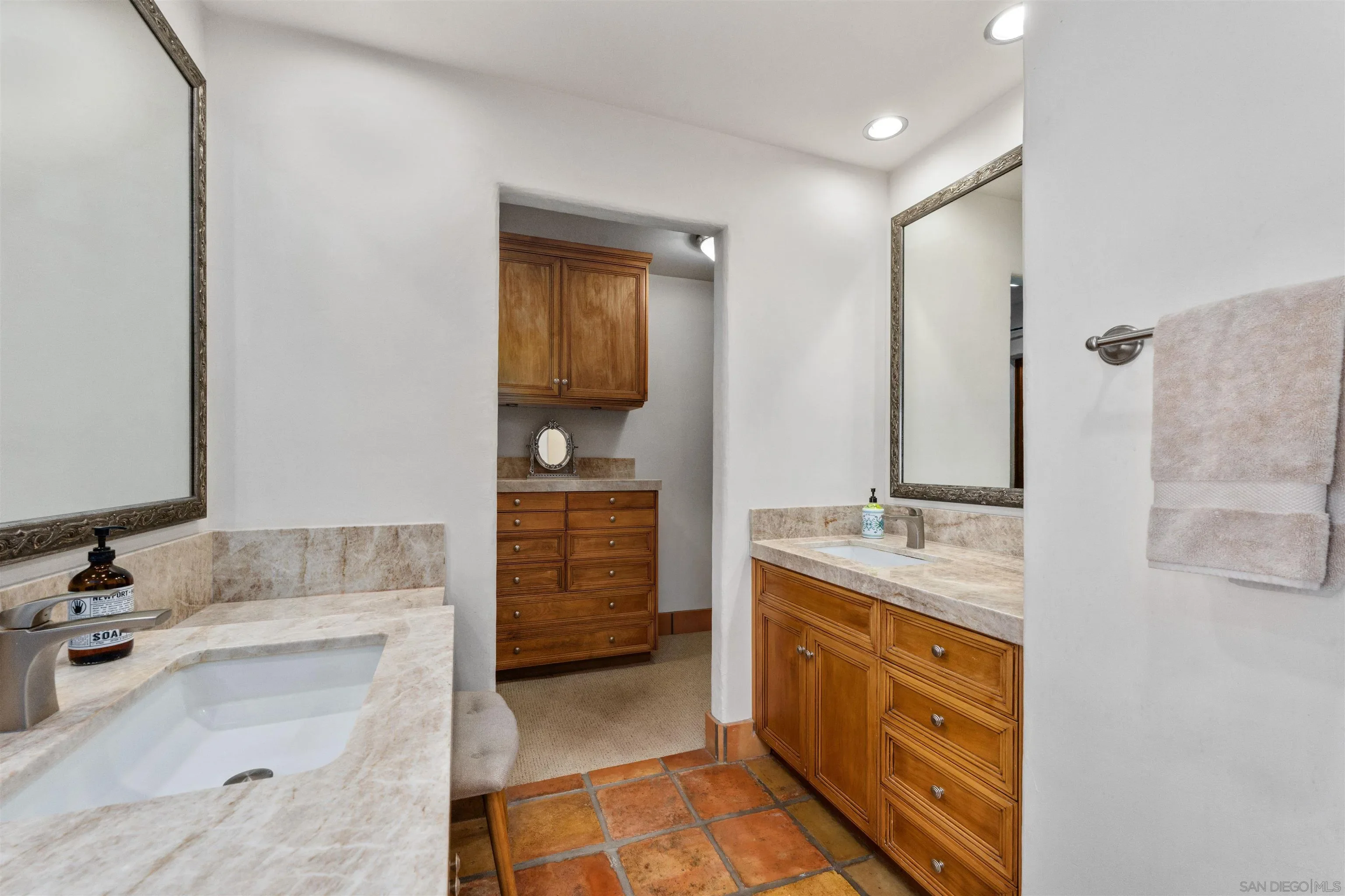 Poway, California, 92064, United States, 5 Bedrooms Bedrooms, ,4 BathroomsBathrooms,Residential,Active,1973638