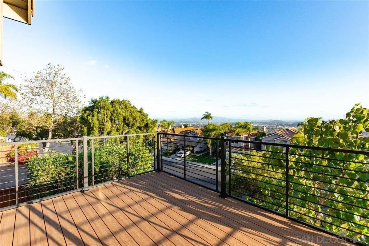 Escondido, California, 92026, United States, 5 Bedrooms Bedrooms, ,3 BathroomsBathrooms,Residential,Active,1970987