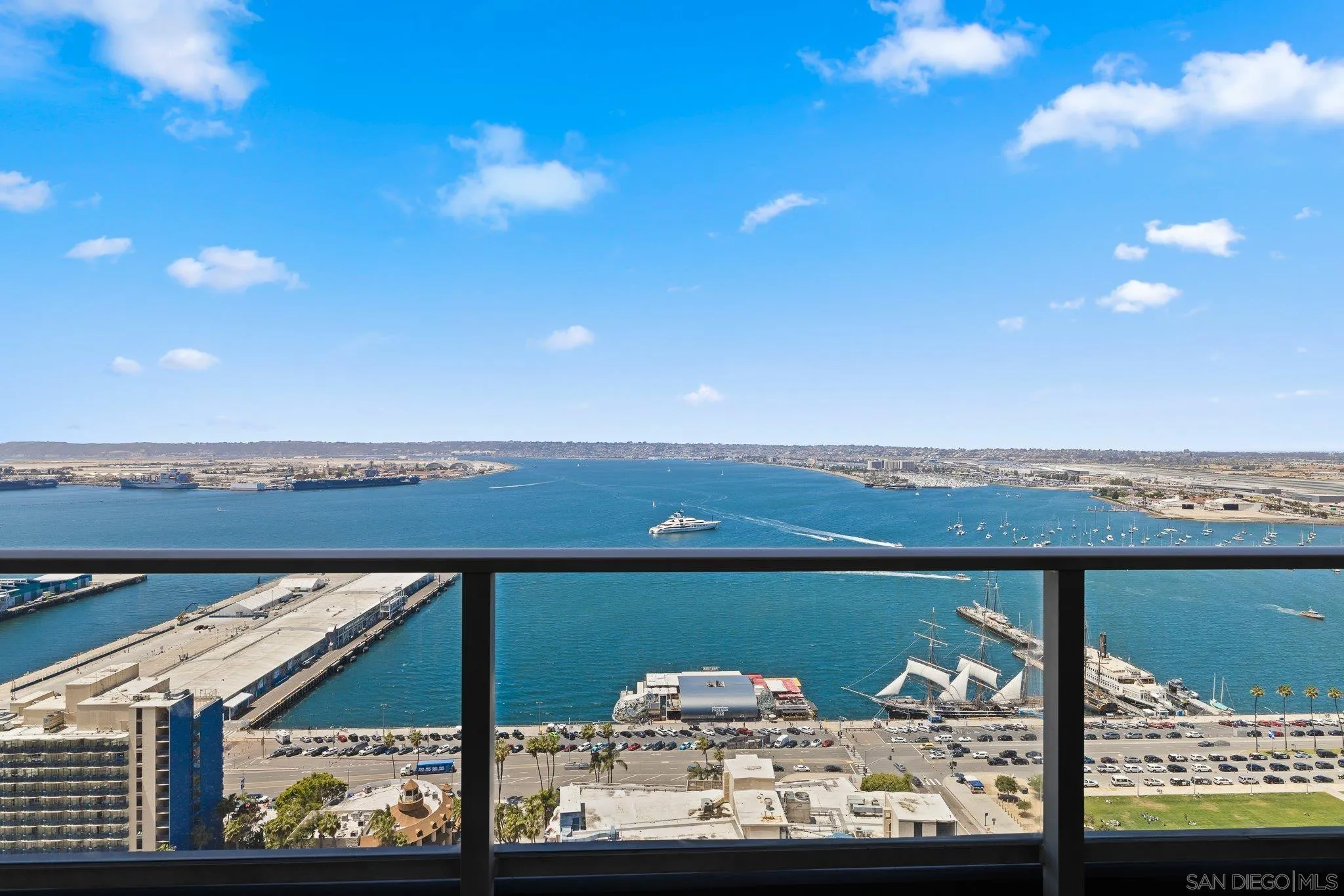 San Diego, California, 92101, United States, 2 Bedrooms Bedrooms, ,3 BathroomsBathrooms,Residential,Active,2032885