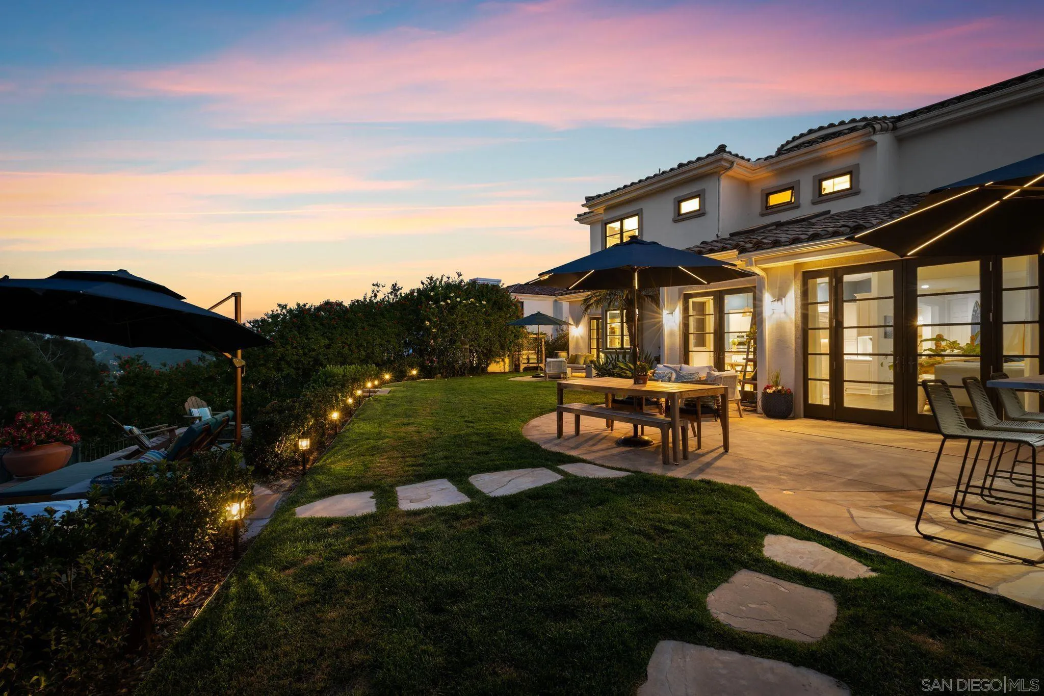 Carlsbad, California, 92011, United States, 5 Bedrooms Bedrooms, ,5 BathroomsBathrooms,Residential,Pending,2045548