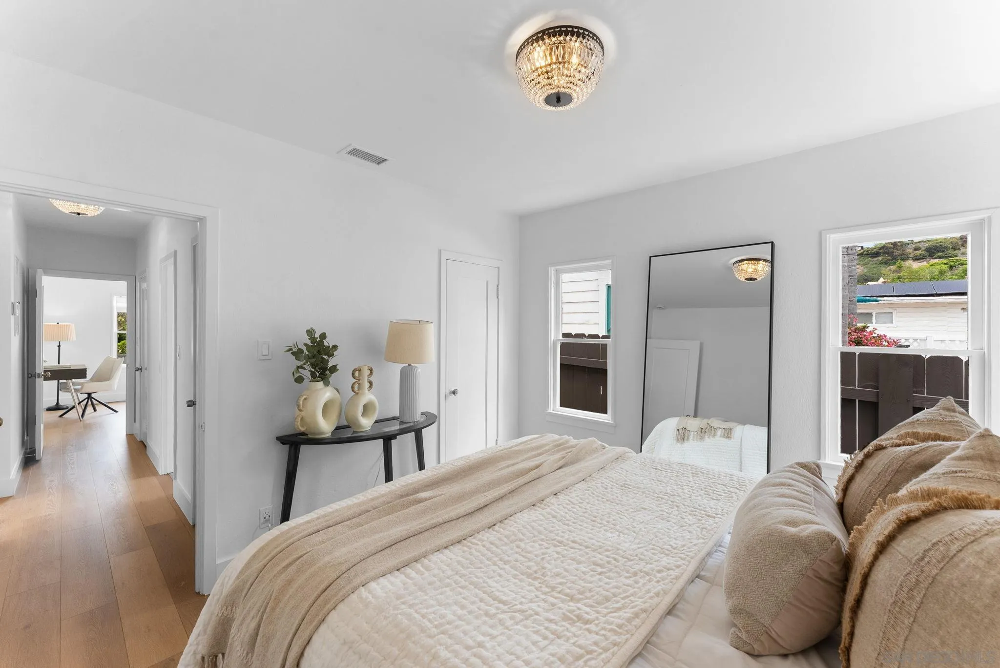 La Jolla, California, 92037, United States, 2 Bedrooms Bedrooms, ,1 BathroomBathrooms,Residential,Active,1945222