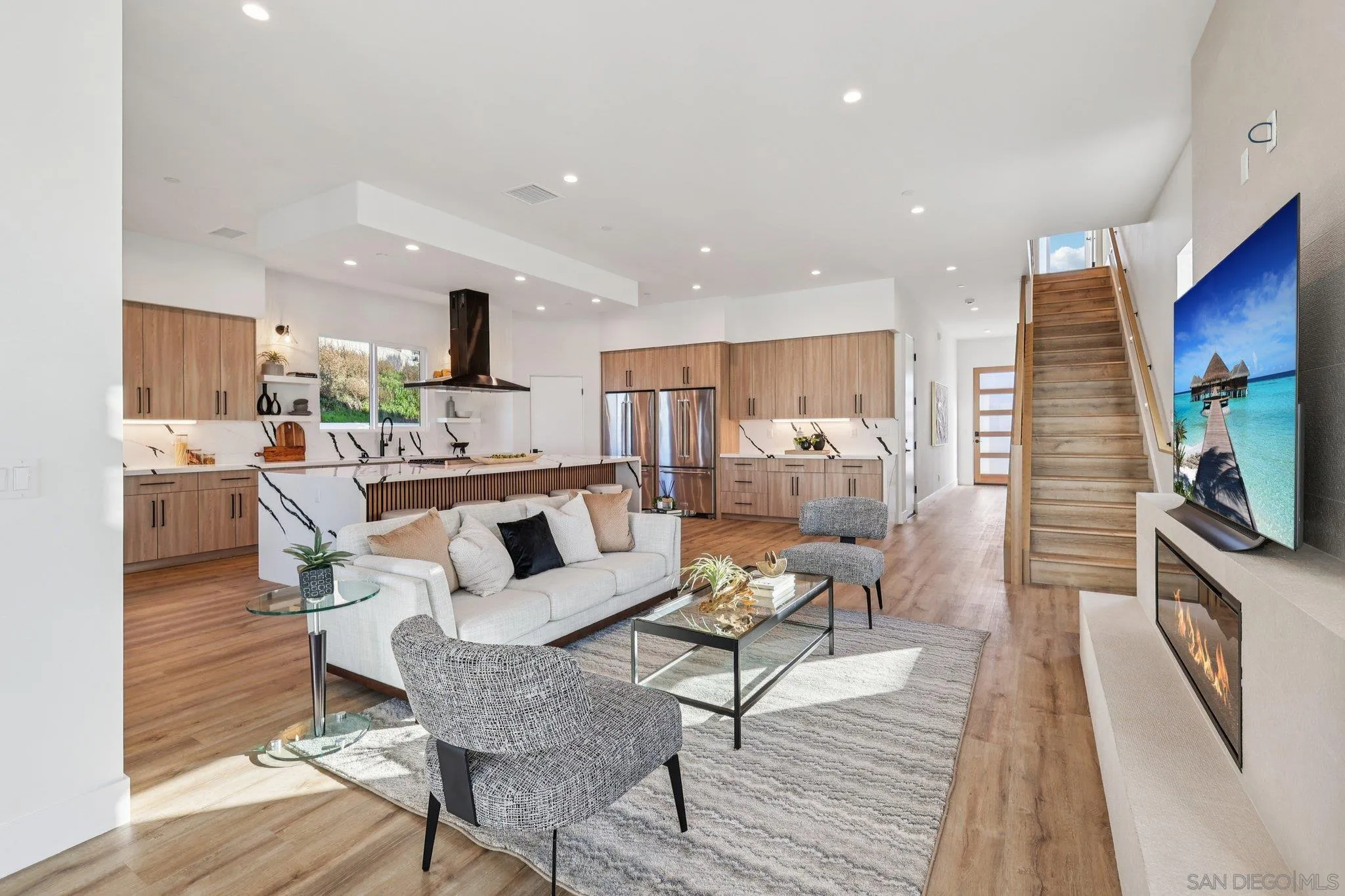 San Diego, California, 92110, United States, 4 Bedrooms Bedrooms, ,4 BathroomsBathrooms,Residential,Active,2007325