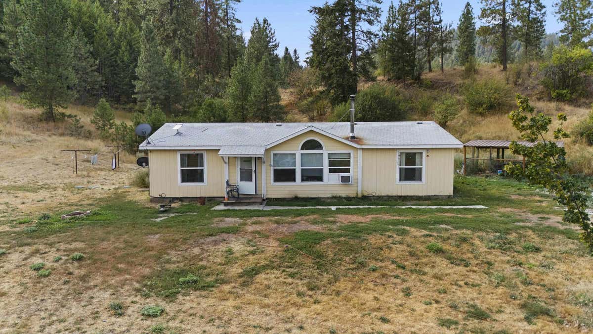 6747 SPRINGDALE HUNTERS RD, HUNTERS, WA 99137, photo 1 of 43