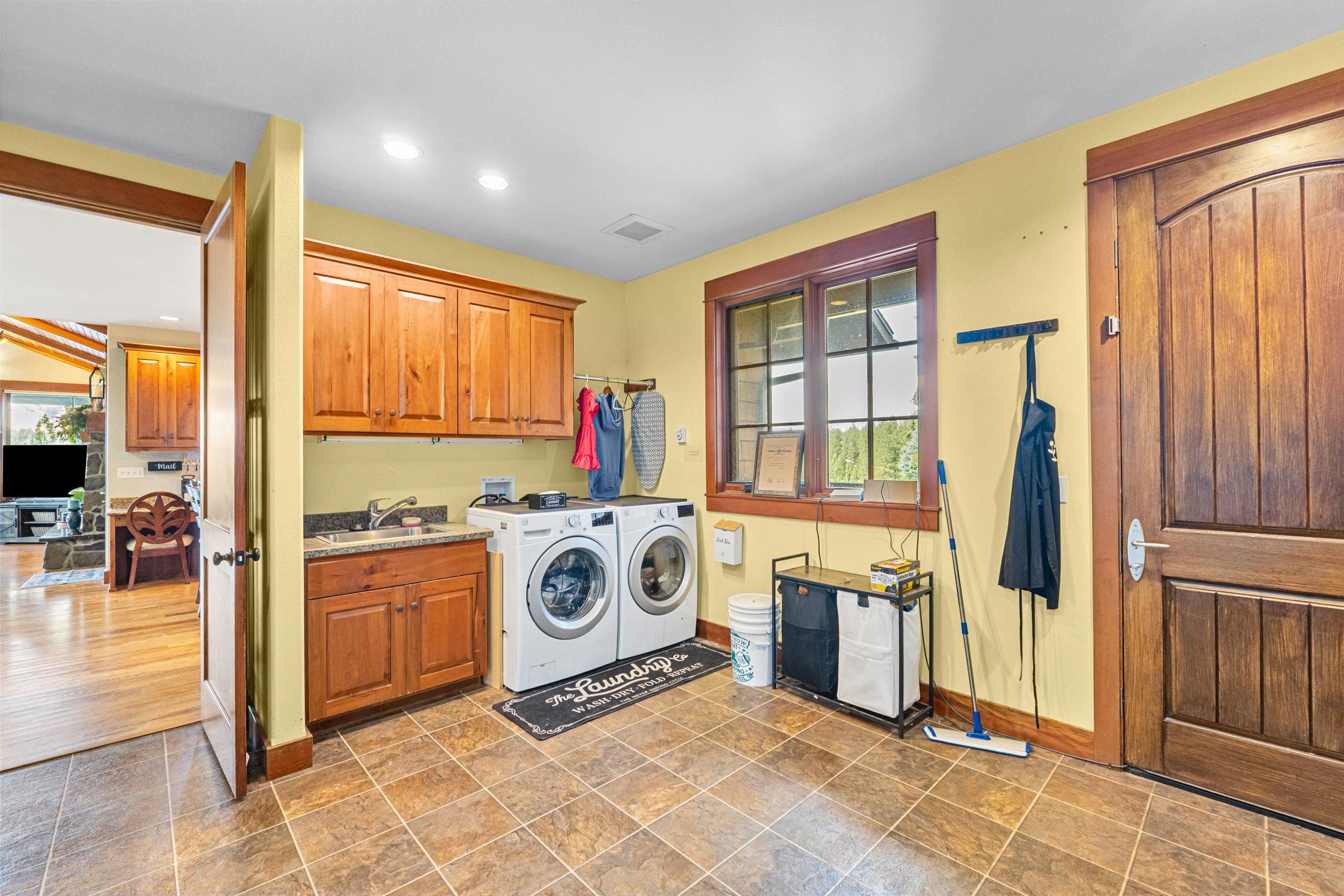 Evans, Washington, 99126, United States, 4 Bedrooms Bedrooms, ,4 BathroomsBathrooms,Residential,Active,1904176