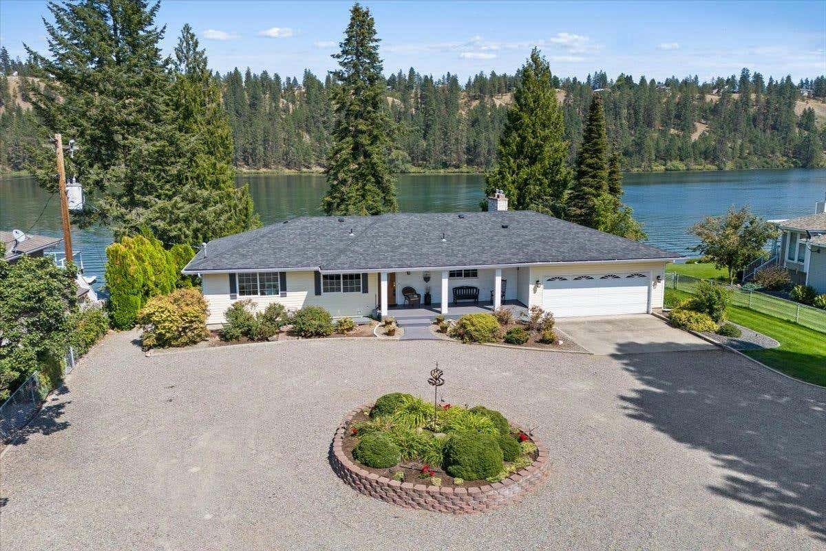 17912 N WEST SHORE RD, NINE MILE FALLS, WA 99026, photo 1 of 50