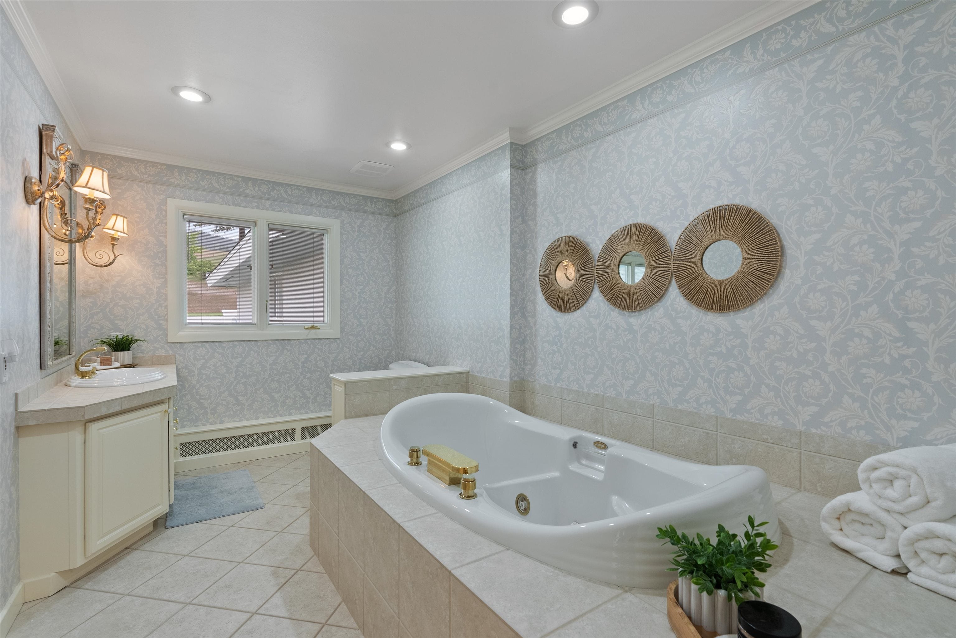 Spokane, Washington, 99216, United States, 4 Bedrooms Bedrooms, ,4 BathroomsBathrooms,Residential,Active,1823937