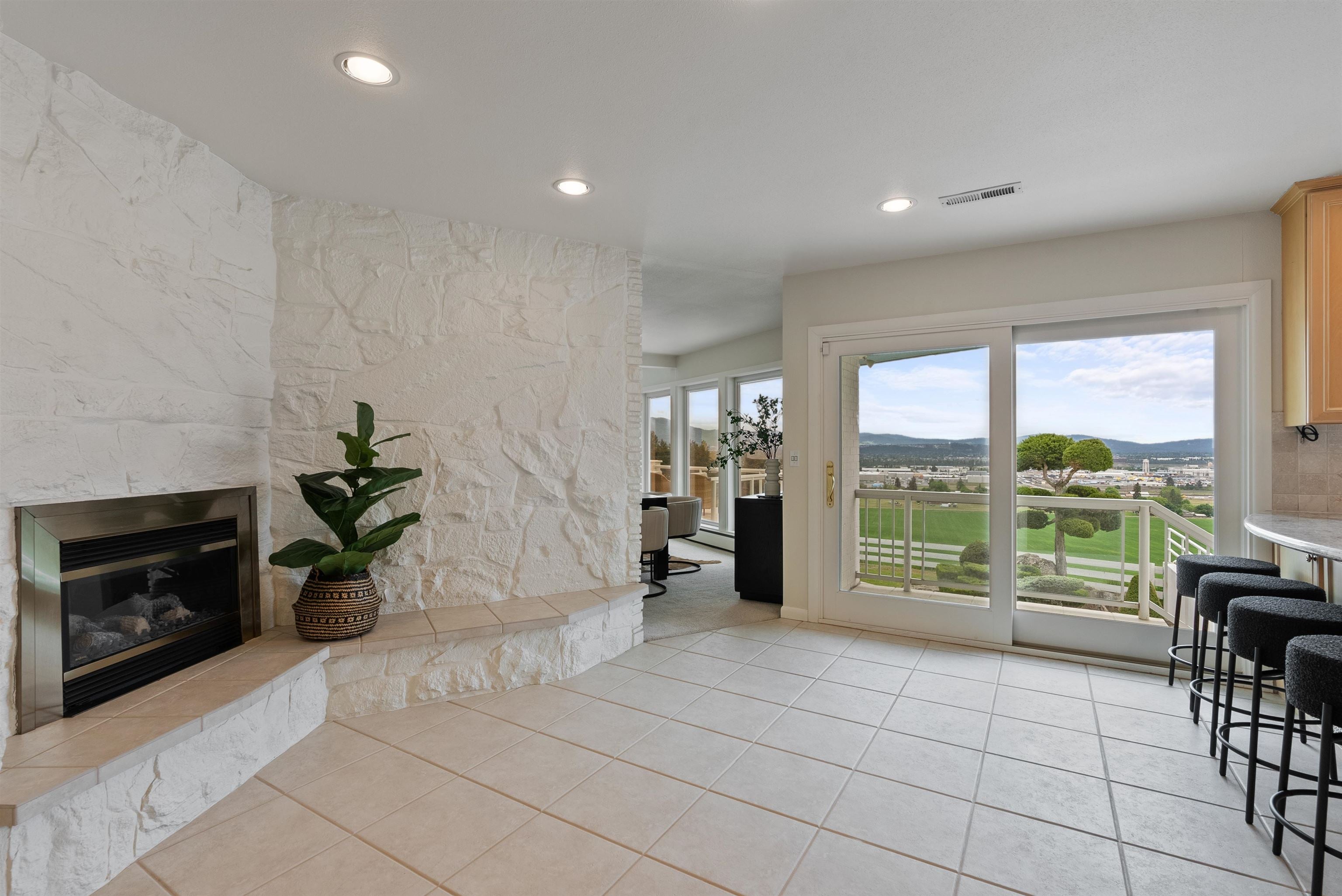 Spokane, Washington, 99216, United States, 4 Bedrooms Bedrooms, ,4 BathroomsBathrooms,Residential,Active,1823937