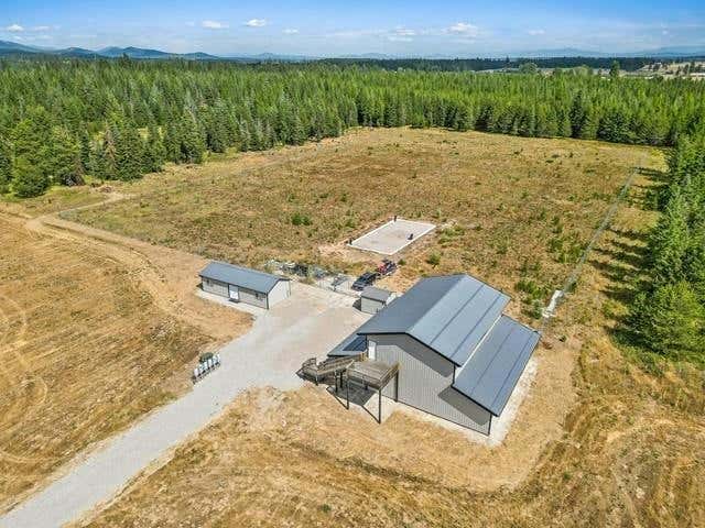 4725 WILLIAMS VALLEY RD, CLAYTON, WA 99110, photo 1 of 22