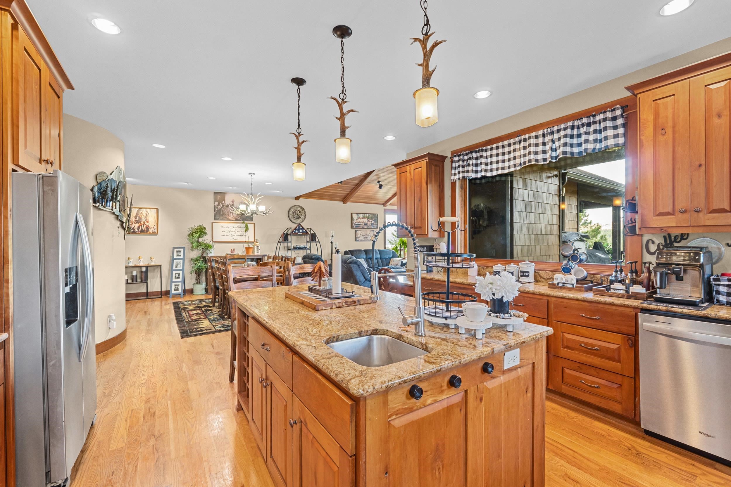 Evans, Washington, 99126, United States, 4 Bedrooms Bedrooms, ,4 BathroomsBathrooms,Residential,Active,1904176