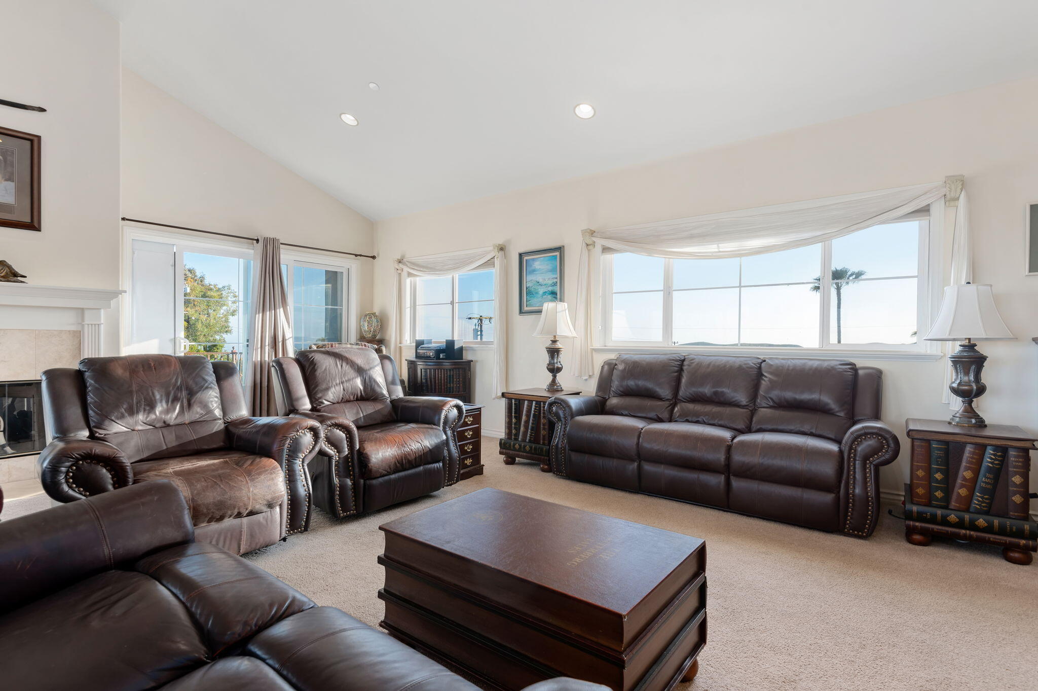 Ventura, California, 93003, United States, 4 Bedrooms Bedrooms, ,3 BathroomsBathrooms,Residential,Active,2010582