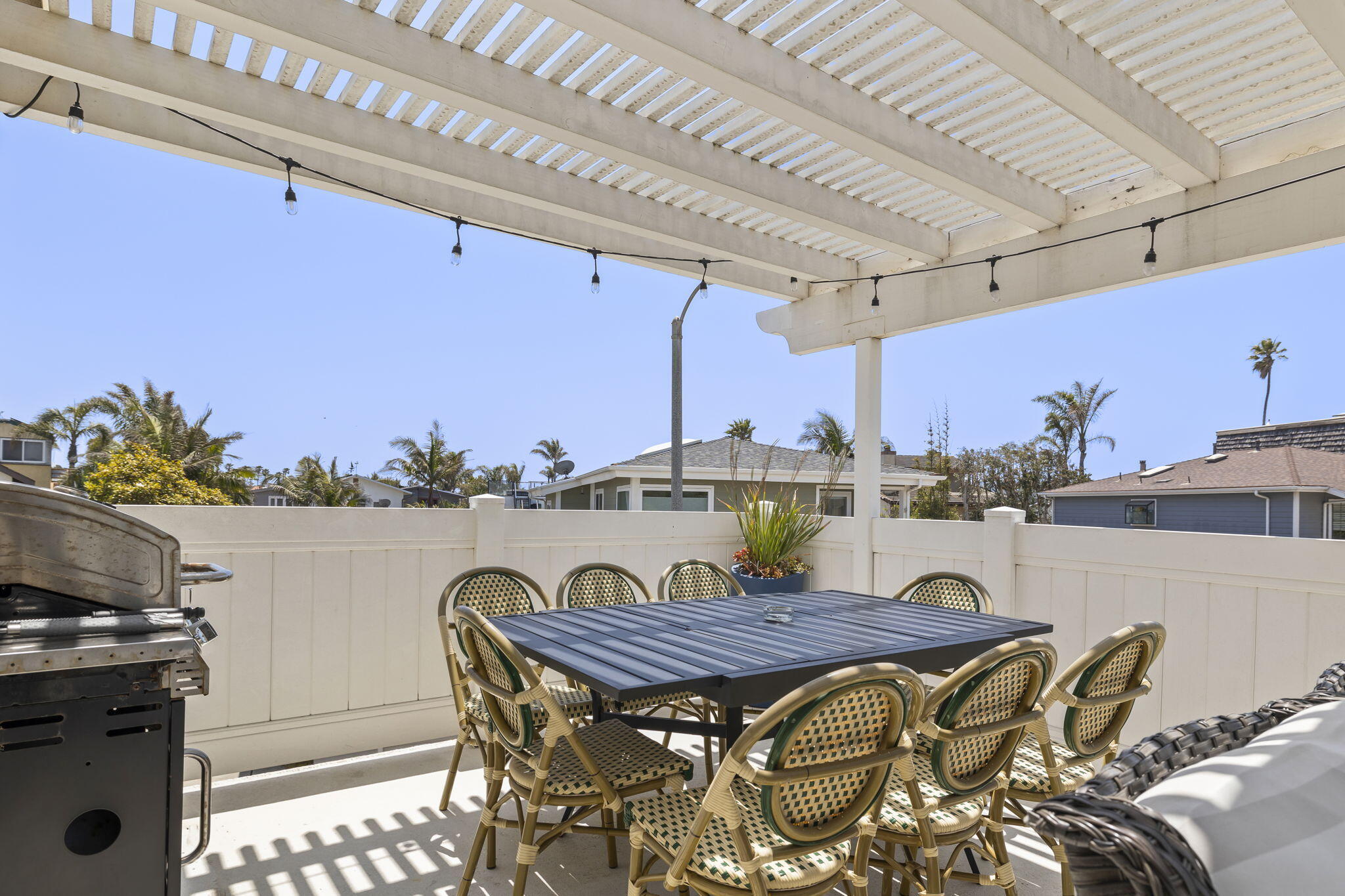 Ventura, California, 93001, United States, 3 Bedrooms Bedrooms, ,3 BathroomsBathrooms,Residential,Active,1914778