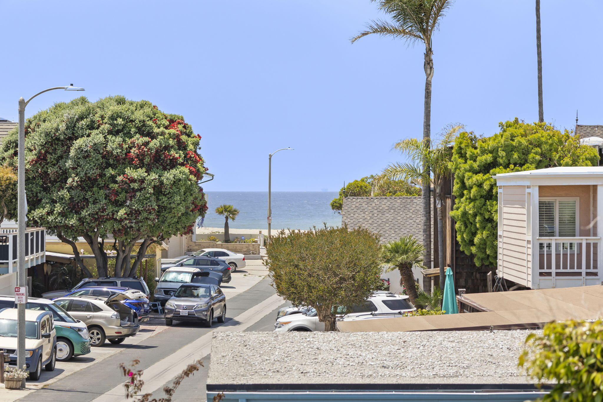 Ventura, California, 93001, United States, 3 Bedrooms Bedrooms, ,3 BathroomsBathrooms,Residential,Active,1914778