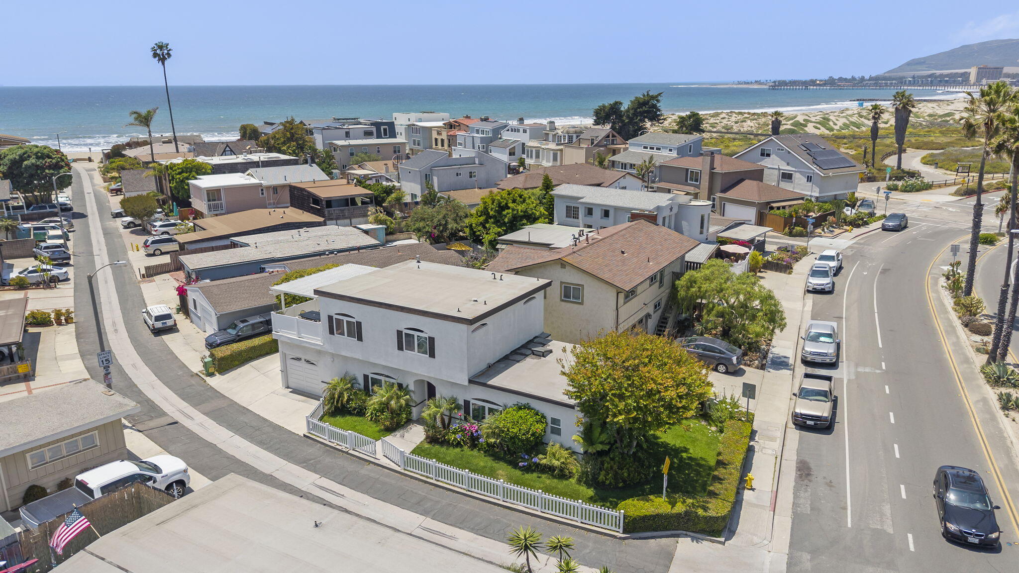 Ventura, California, 93001, United States, 3 Bedrooms Bedrooms, ,3 BathroomsBathrooms,Residential,Active,1914778