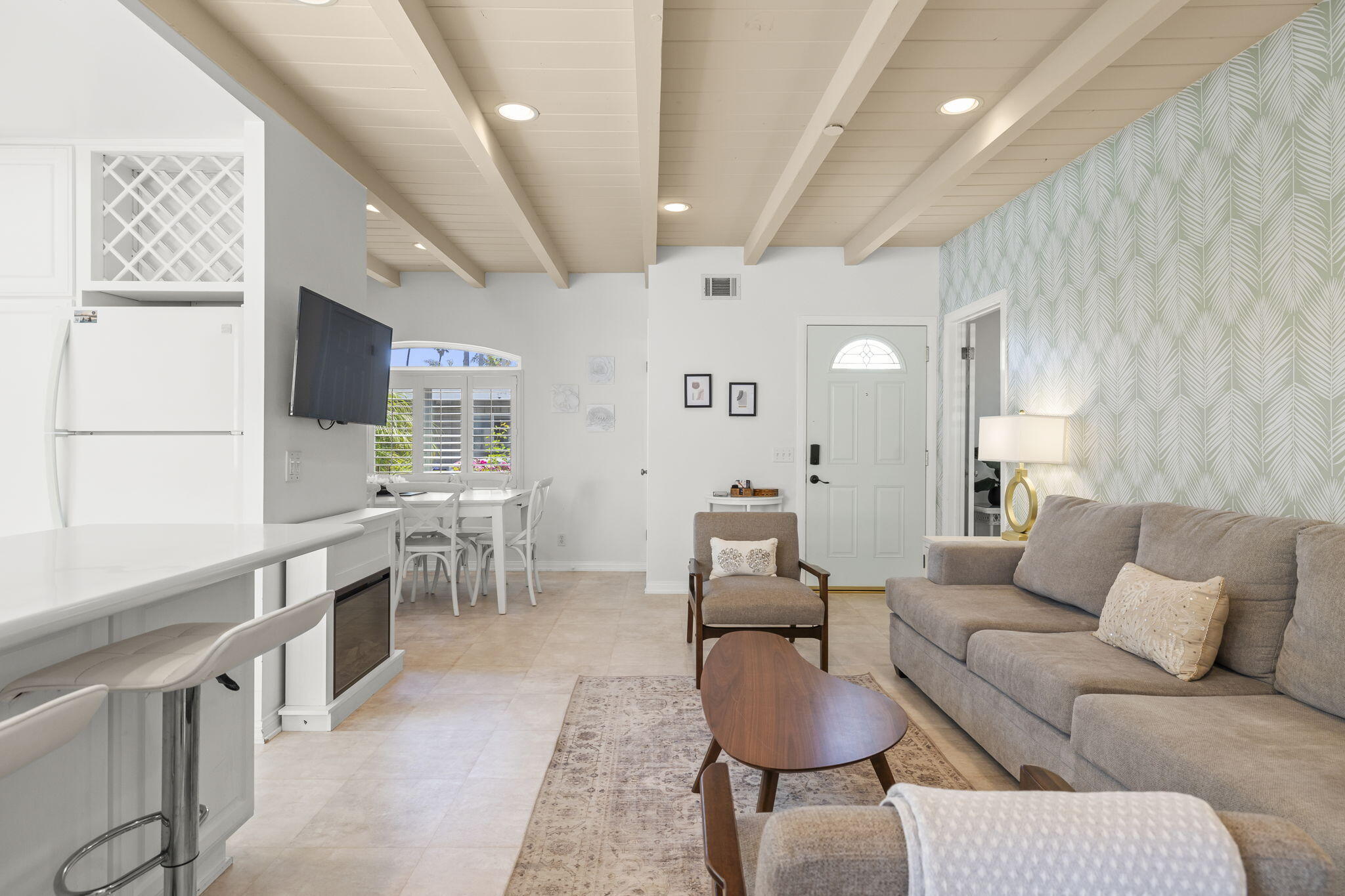 Ventura, California, 93001, United States, 3 Bedrooms Bedrooms, ,3 BathroomsBathrooms,Residential,Active,1914778
