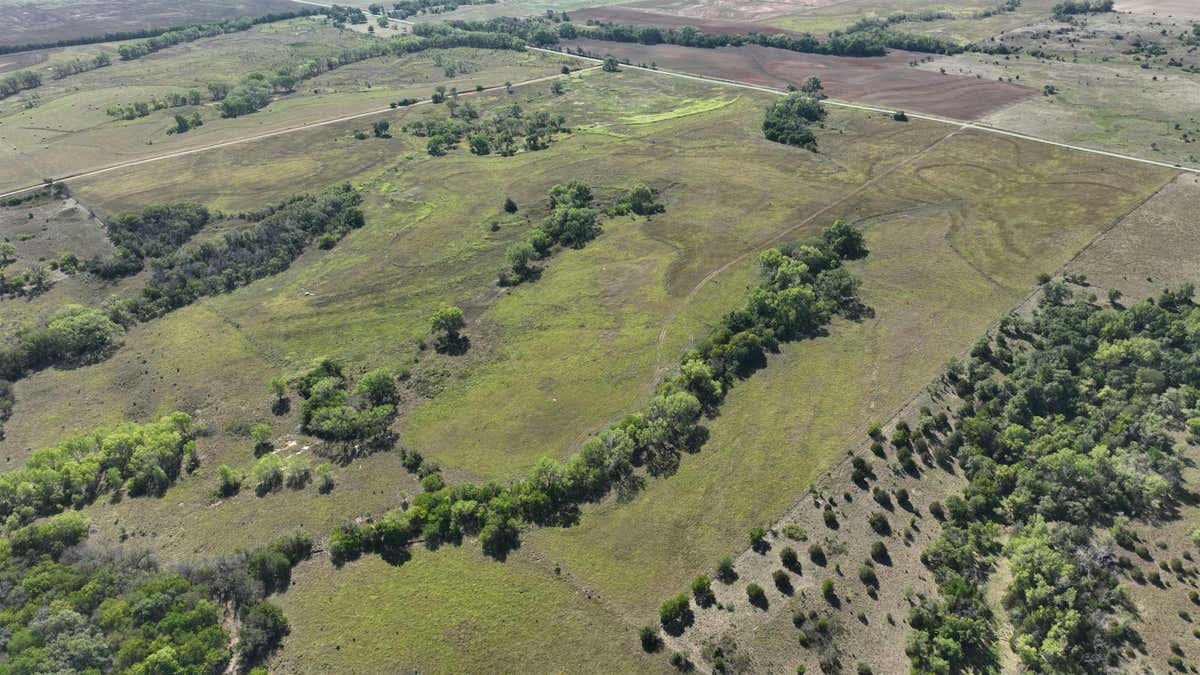 0000 W PARALLEL, ARLINGTON, KS 67514, photo 1 of 4