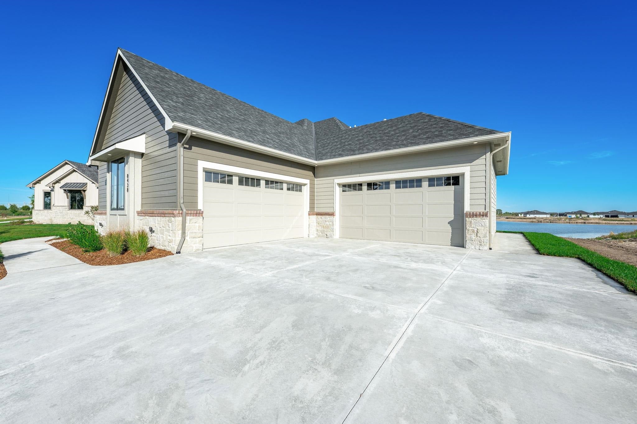 Maize, Kansas, 67101, United States, 6 Bedrooms Bedrooms, ,5 BathroomsBathrooms,Residential,Active,2015425