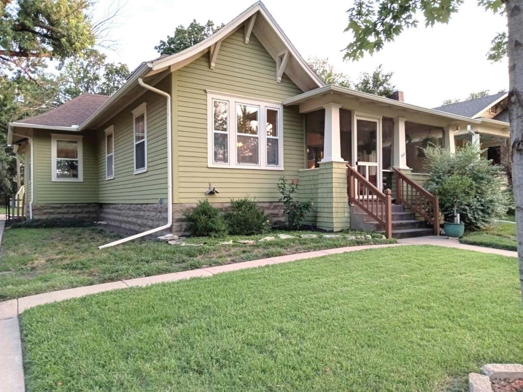 209 W 9TH ST, NEWTON, KS 67114, photo 1 of 30