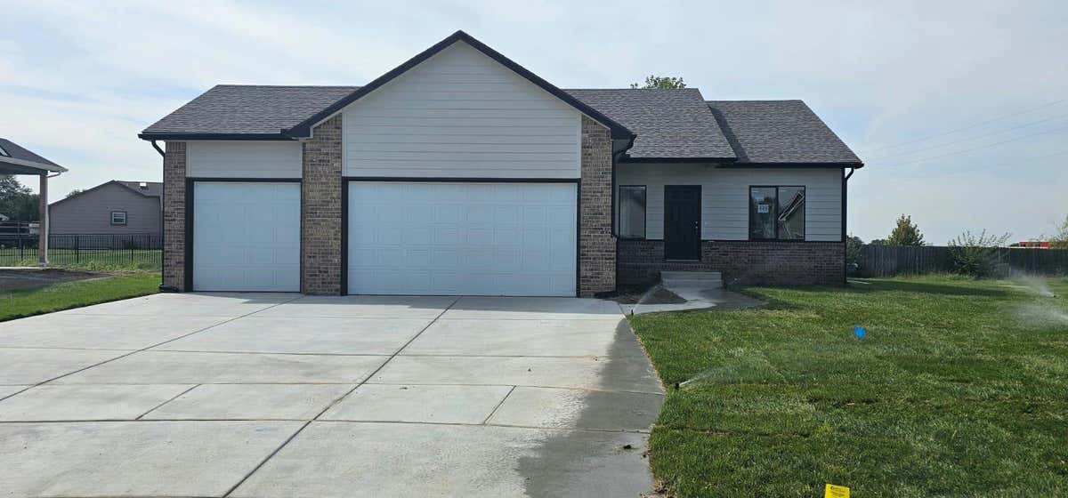 429 N HIDDEN CT, PARK CITY, KS 67147, photo 1 of 25