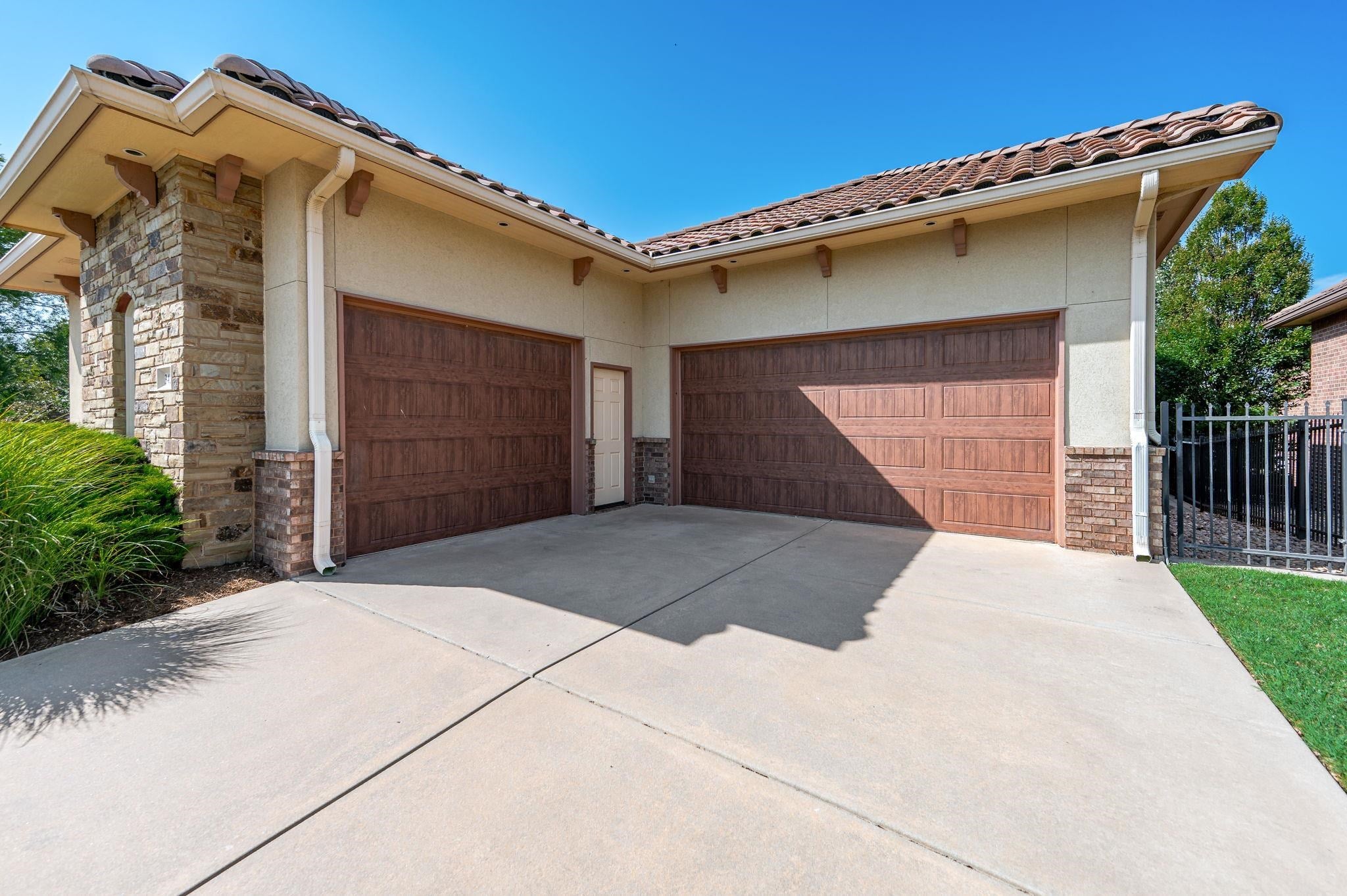 Wichita, Kansas, 67205, United States, 5 Bedrooms Bedrooms, ,5 BathroomsBathrooms,Residential,Active,1922331