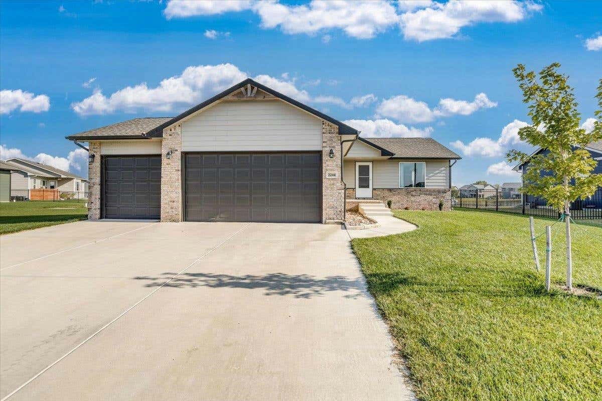 2244 W COUNTRY LAKES ST, HAYSVILLE, KS 67060, photo 1 of 31