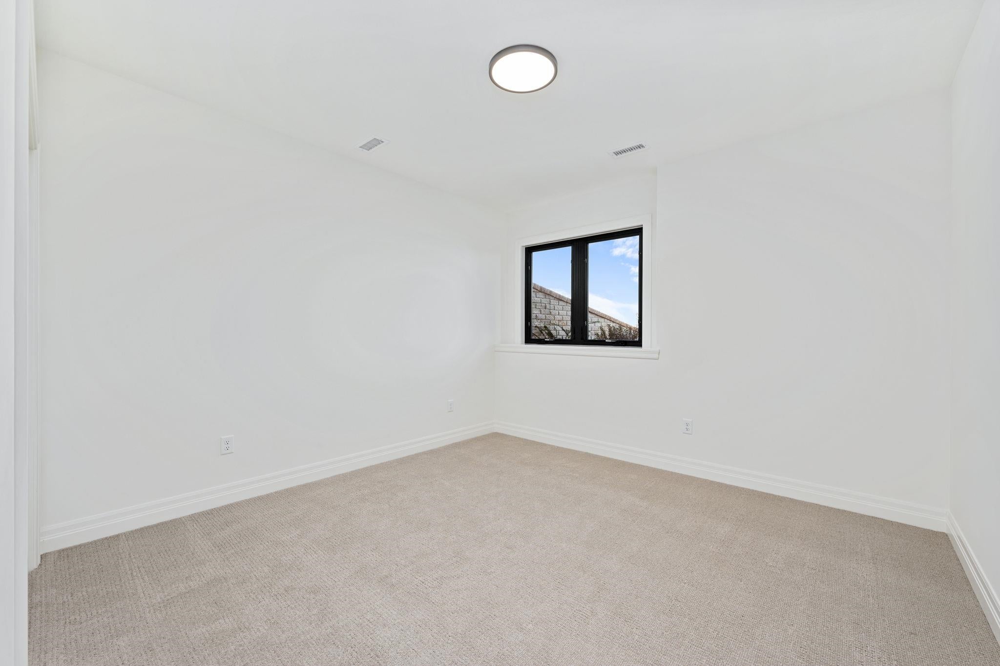 Maize, Kansas, 67101, United States, 6 Bedrooms Bedrooms, ,5 BathroomsBathrooms,Residential,Active,2015425