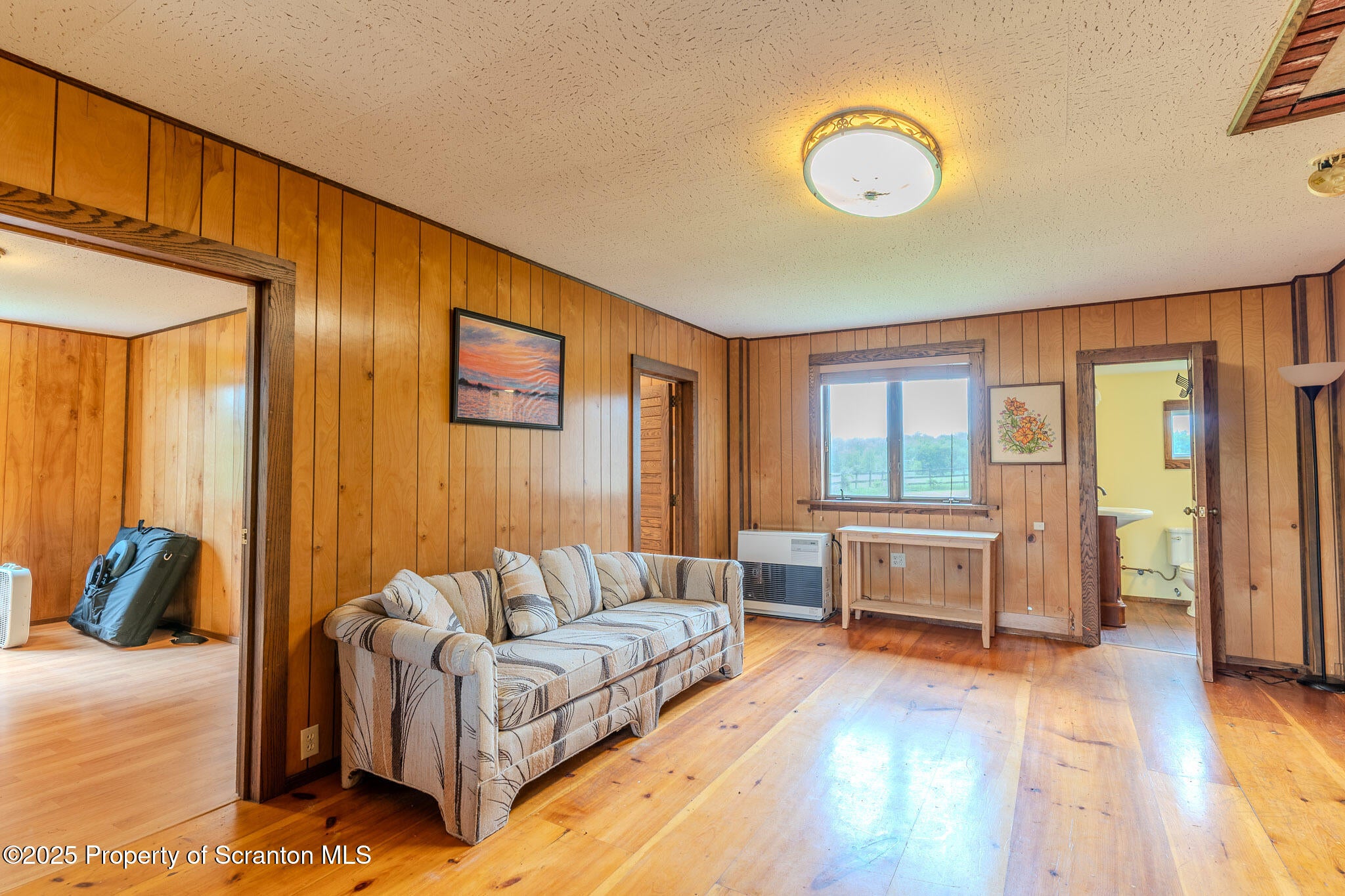 Honesdale, Pennsylvania, 18431, United States, ,4 BathroomsBathrooms,Residential,Active,1860241