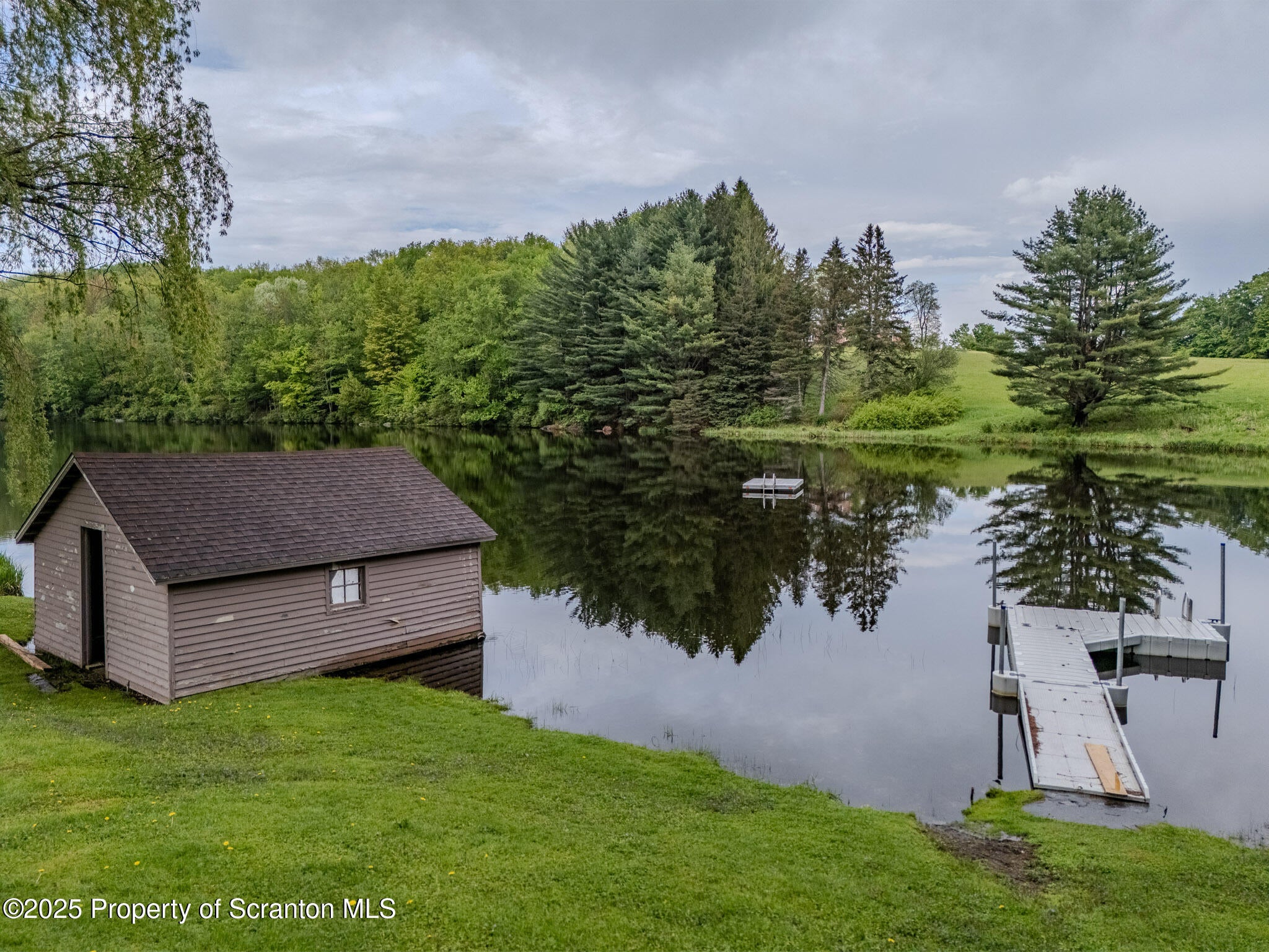 Honesdale, Pennsylvania, 18431, United States, ,4 BathroomsBathrooms,Residential,Active,1860241