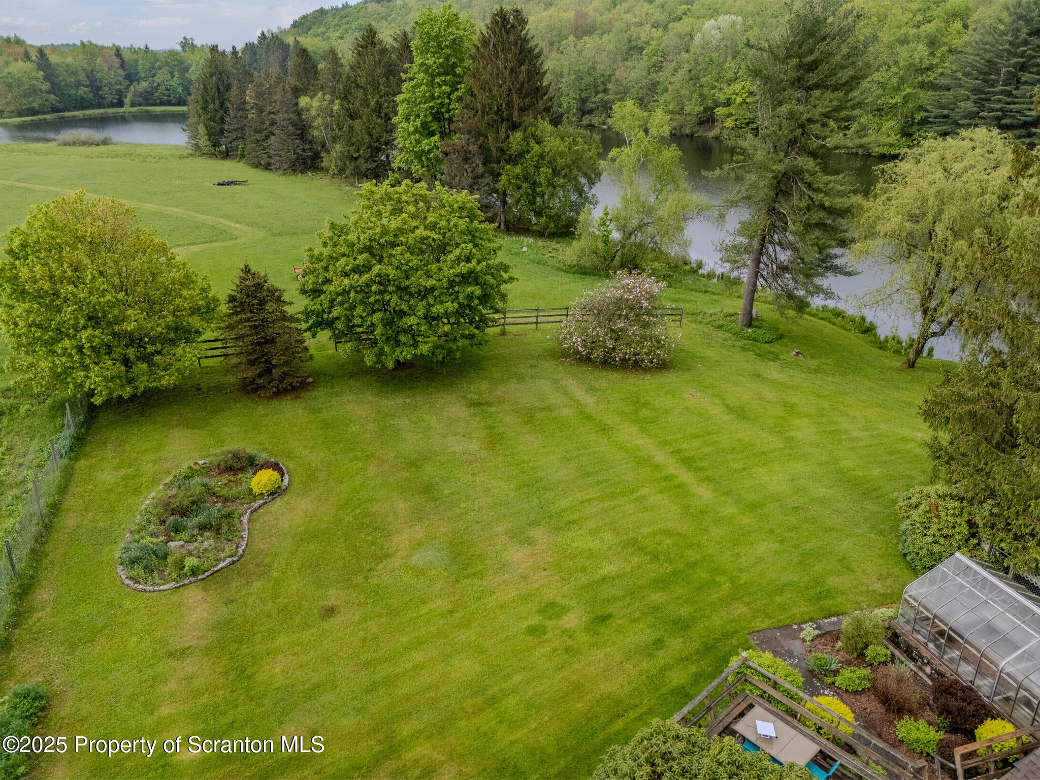 Honesdale, Pennsylvania, 18431, United States, ,4 BathroomsBathrooms,Residential,Active,1860241